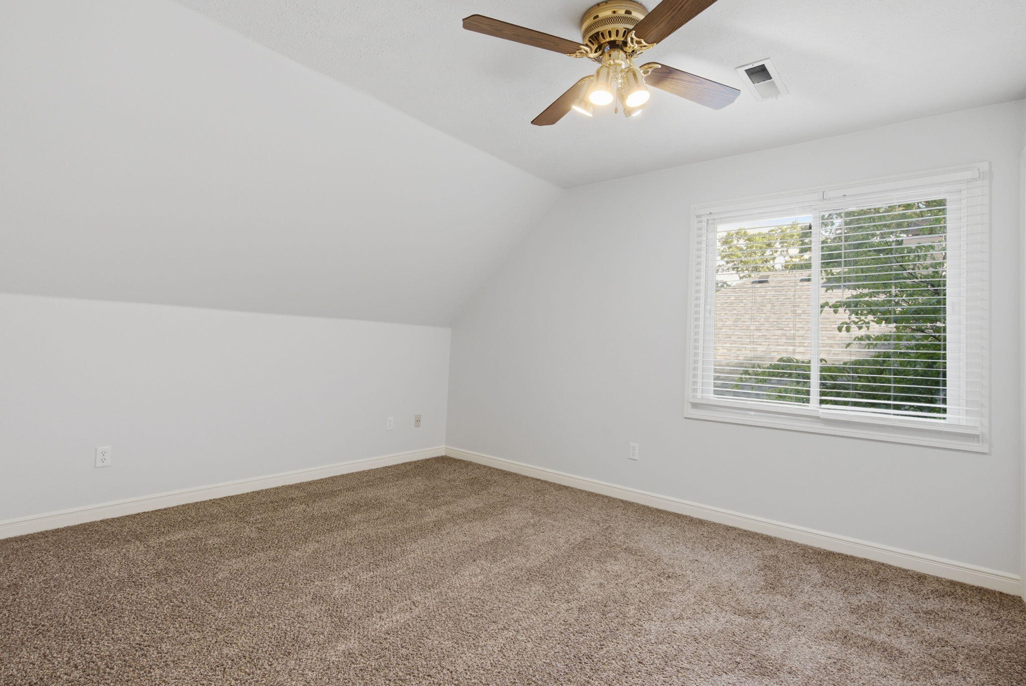 1628 South Charing Road Property Photo 29