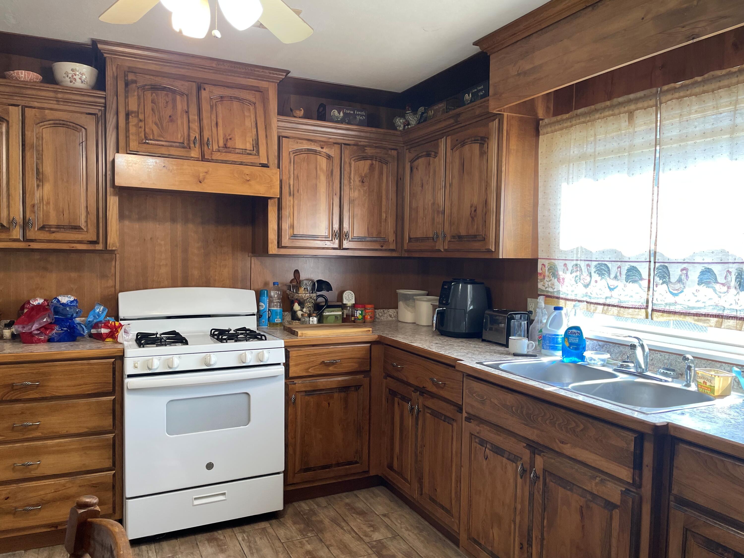 422 Freeman Road Property Photo 2