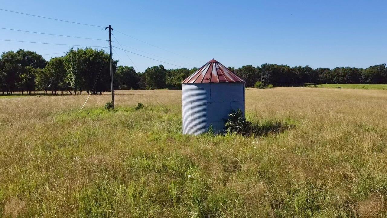 1130 Southeast 480p Road Property Photo 6