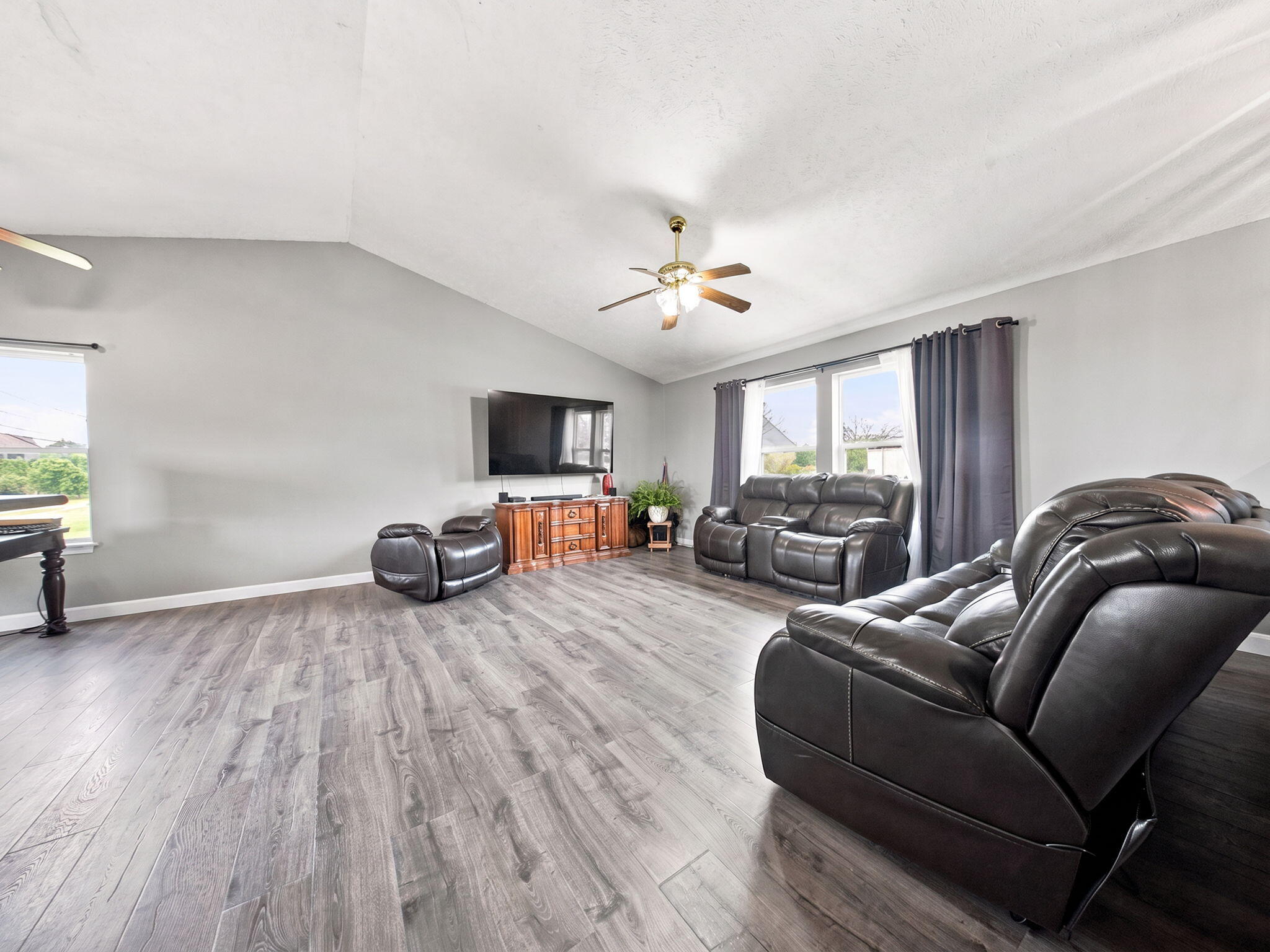 67 Broadview Drive Property Photo 2