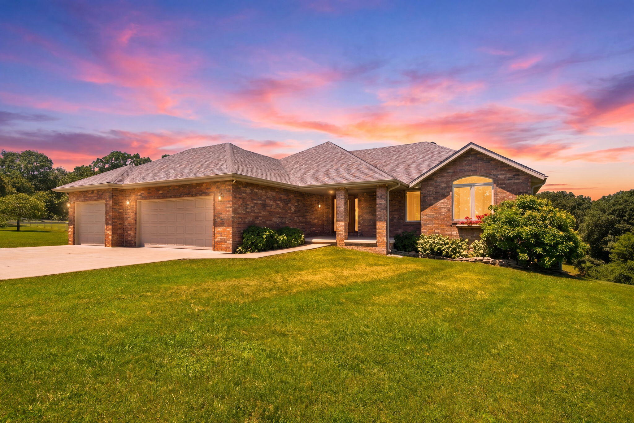 963 Walnut Shade Road Property Photo 1