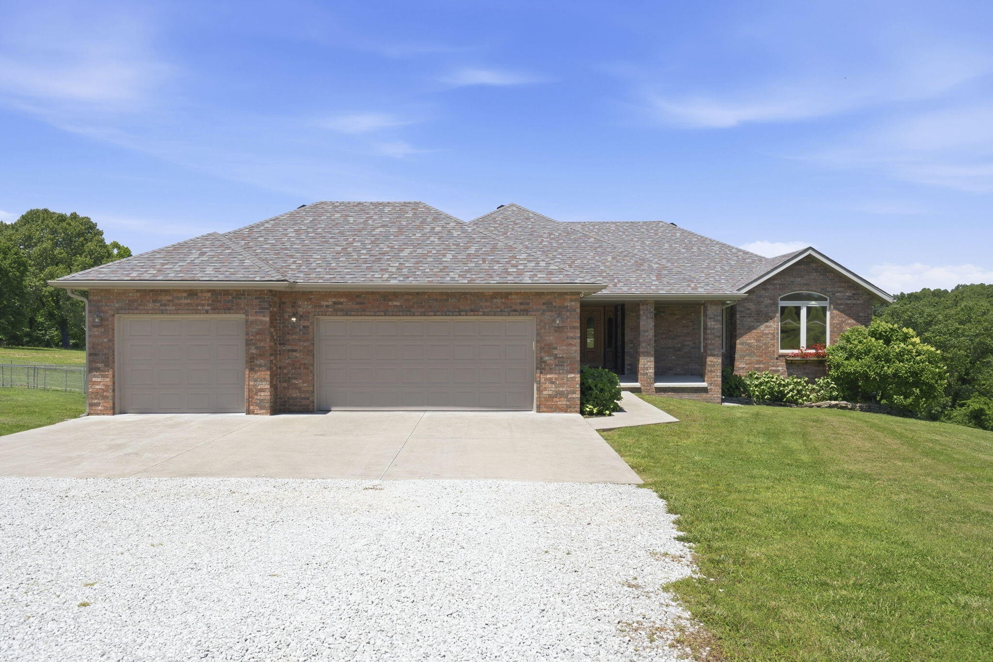 963 Walnut Shade Road Property Photo 7