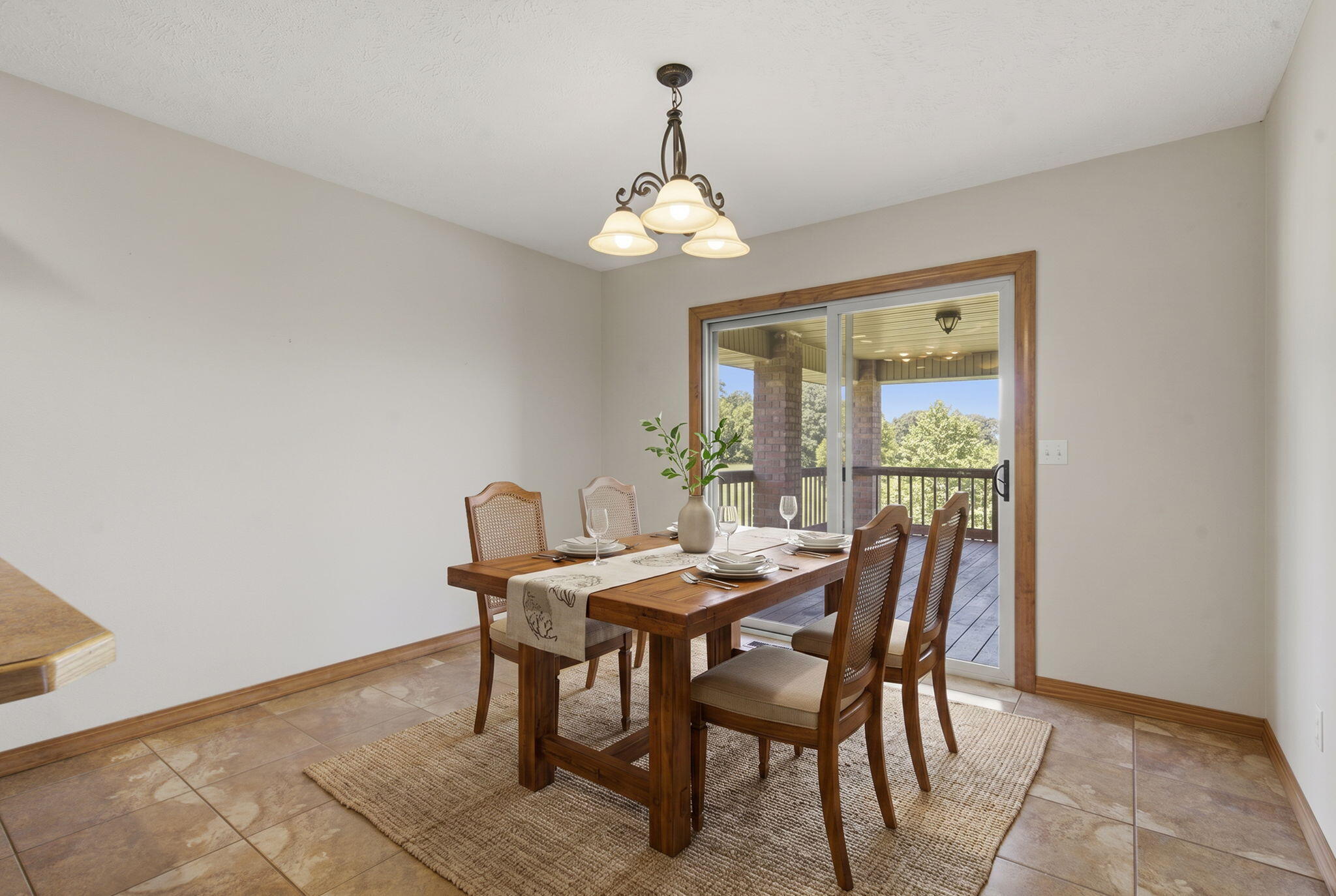 963 Walnut Shade Road Property Photo 11