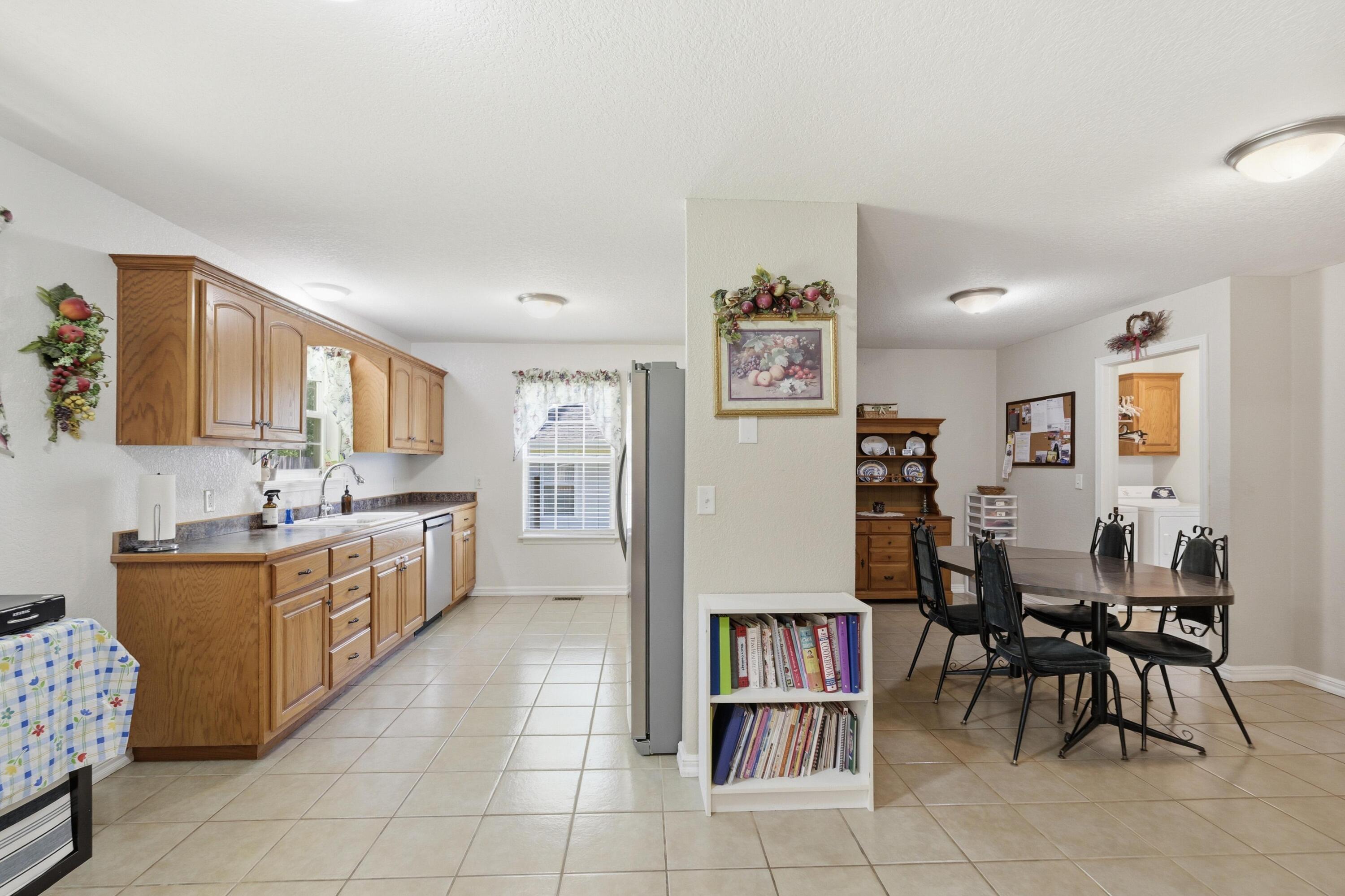 426 Ravenwood Circle Circle Property Photo 8
