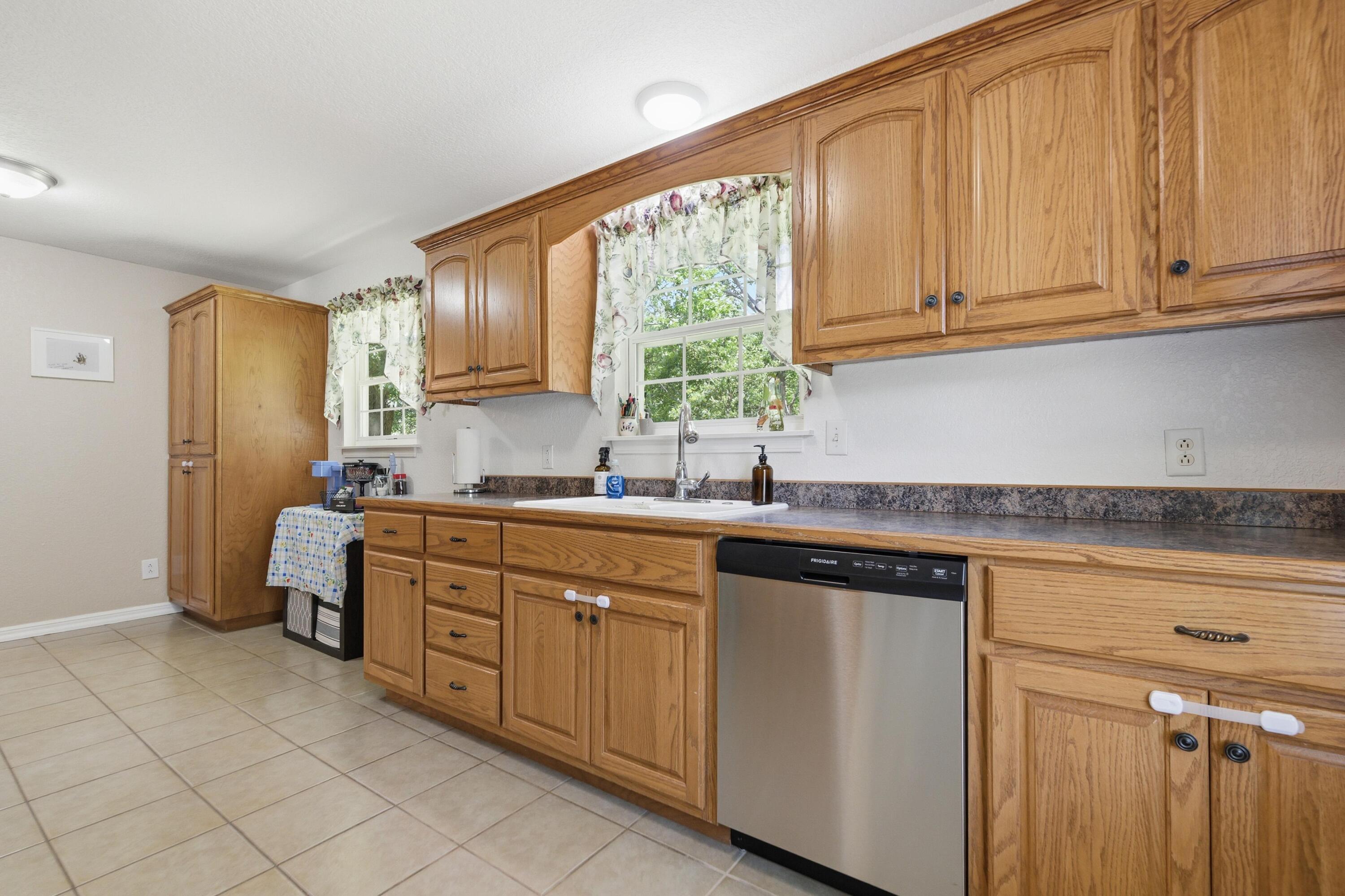 426 Ravenwood Circle Circle Property Photo 14