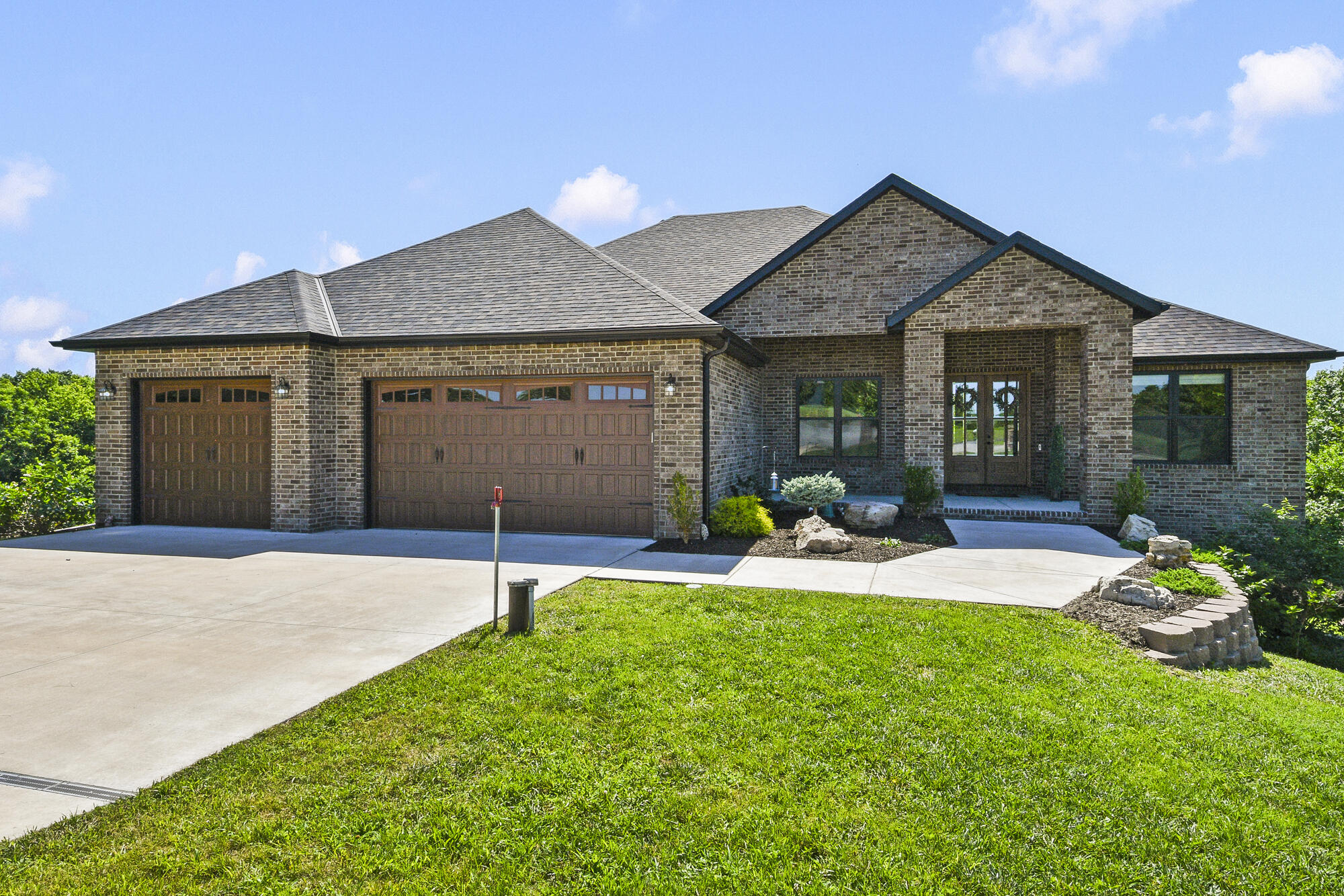 358 Thornbrooke Drive Property Photo 3