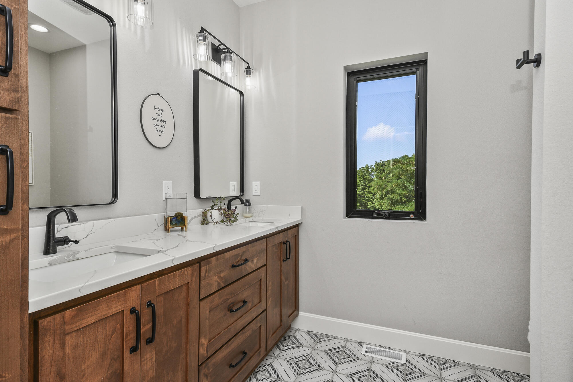 358 Thornbrooke Drive Property Photo 44