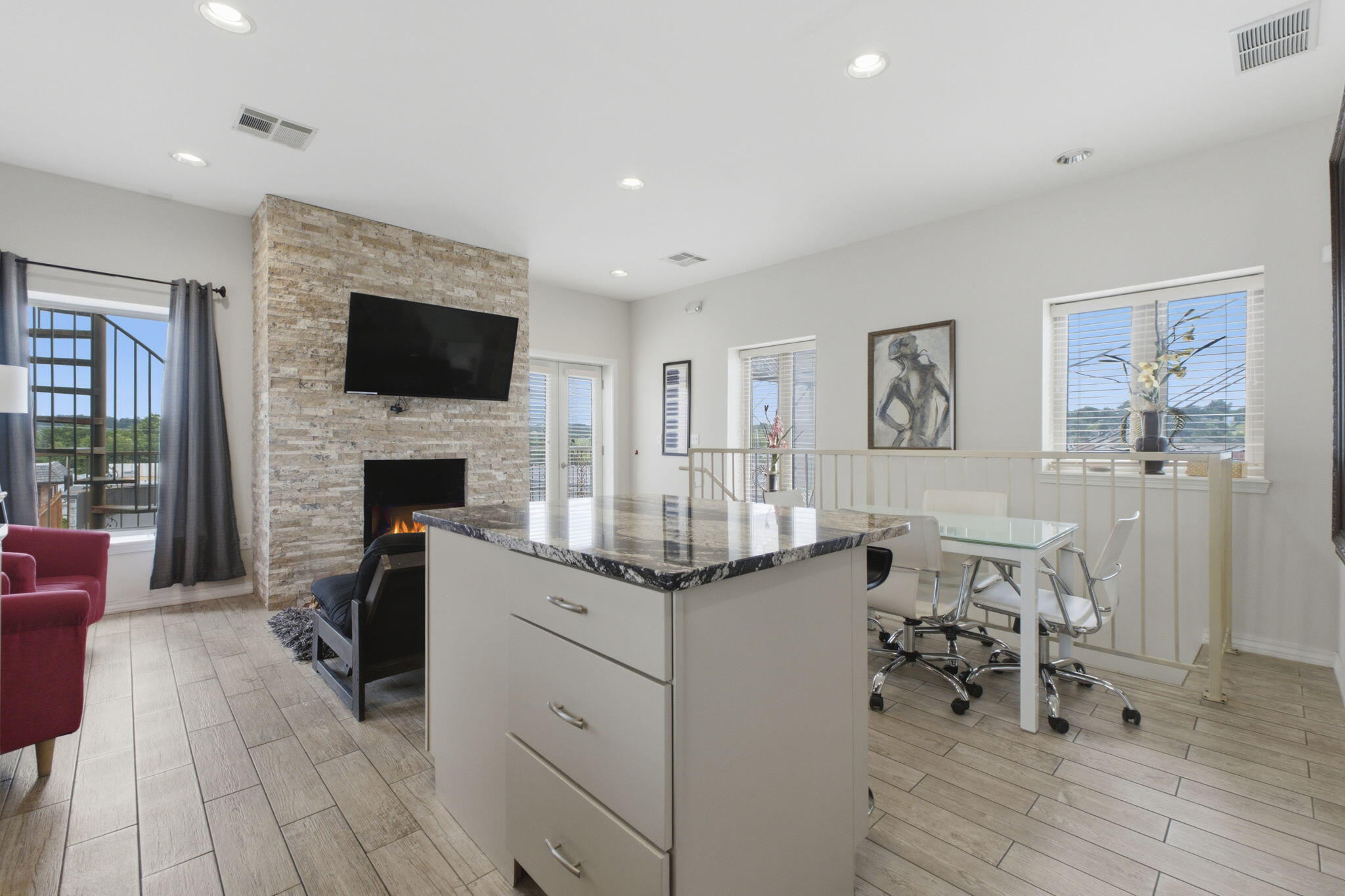 60326746 Property Photo 3