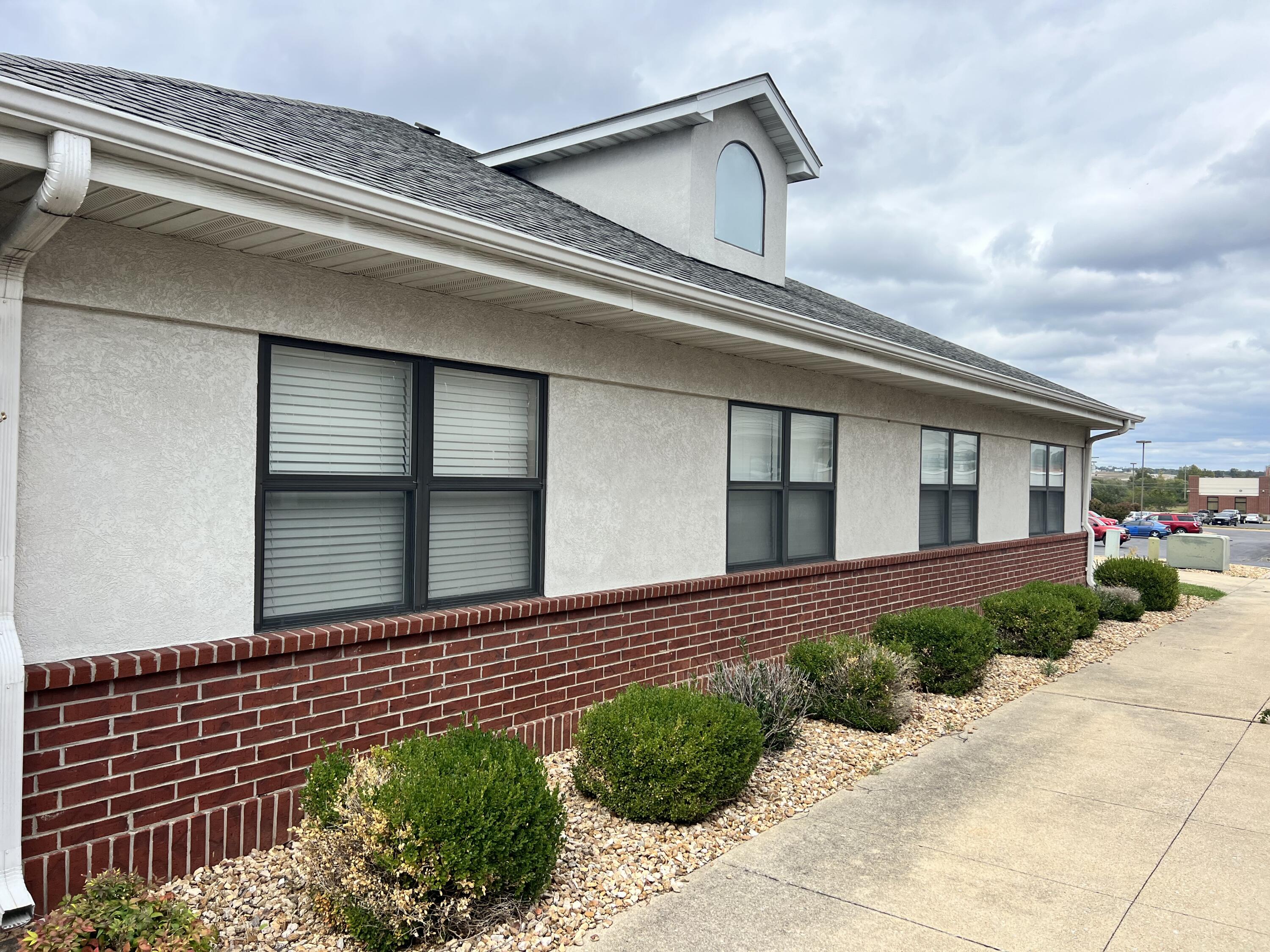2500 Independence Square Property Photo 6