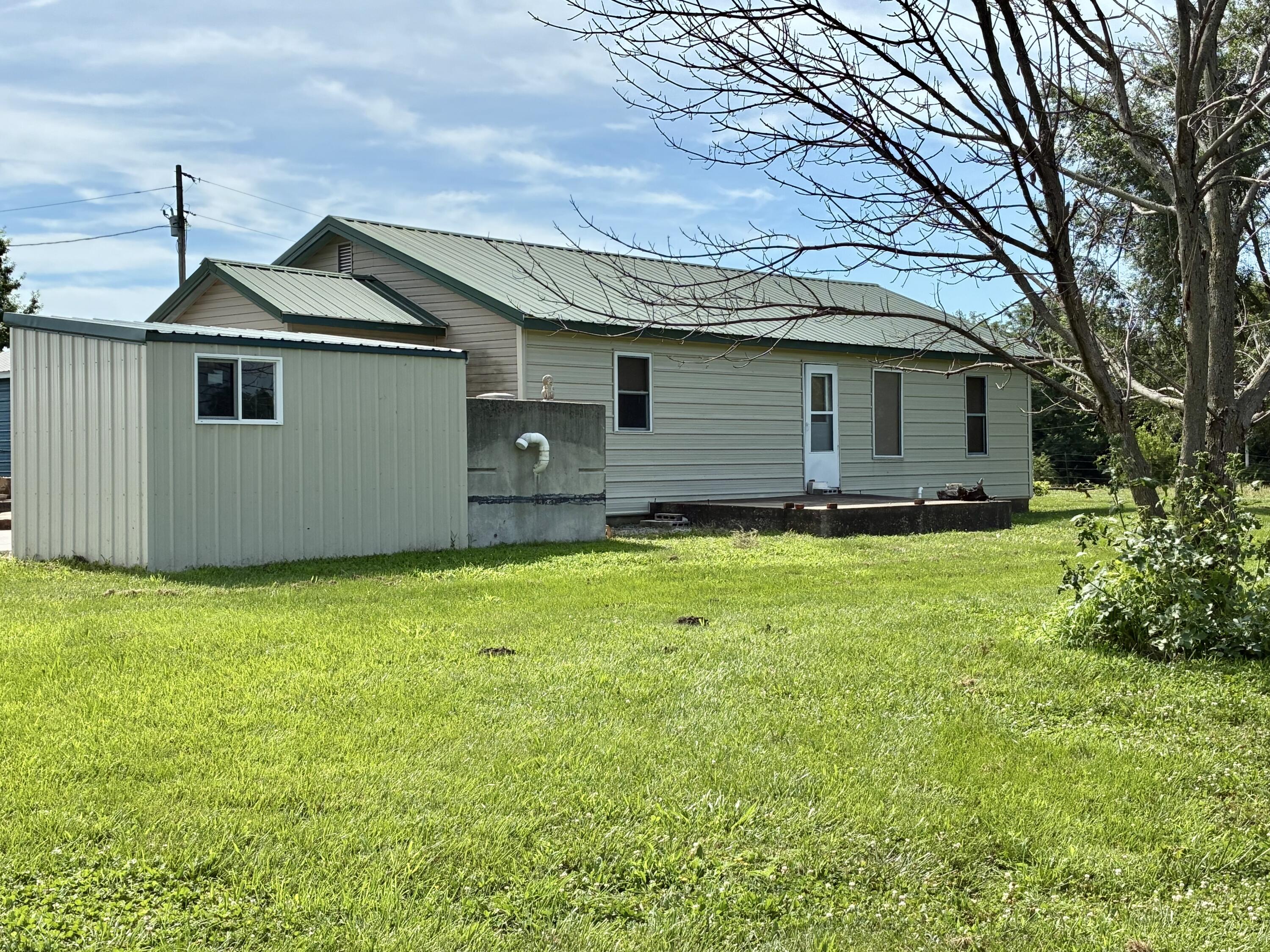 22665 State Hwy 83 Property Photo 1