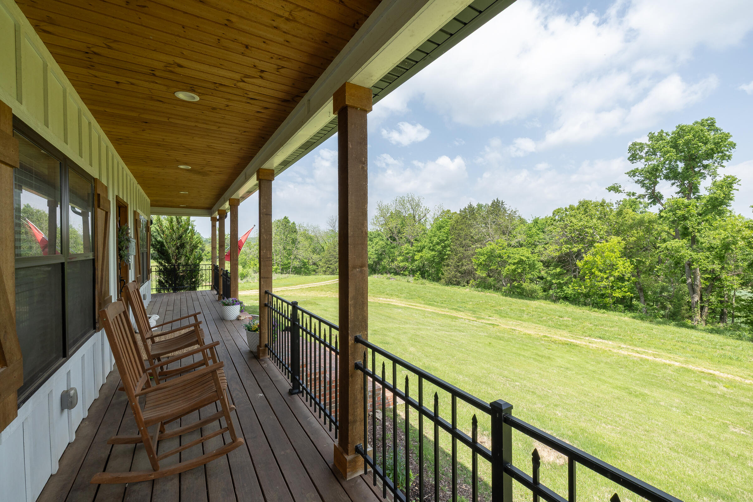1860 Upper Mill Creek Road Property Photo 3