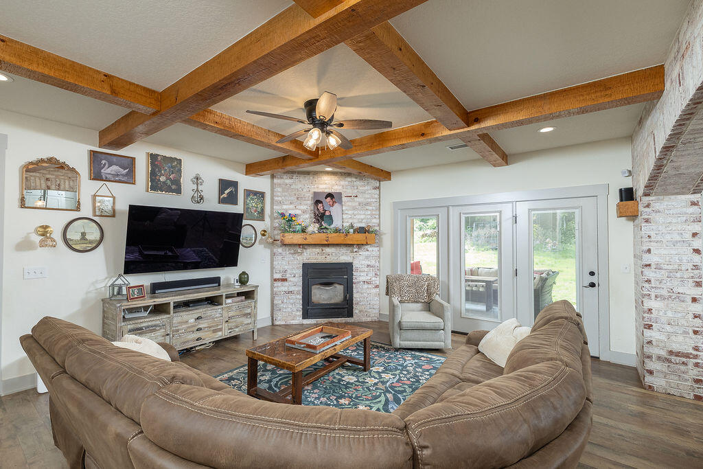 1860 Upper Mill Creek Road Property Photo 7