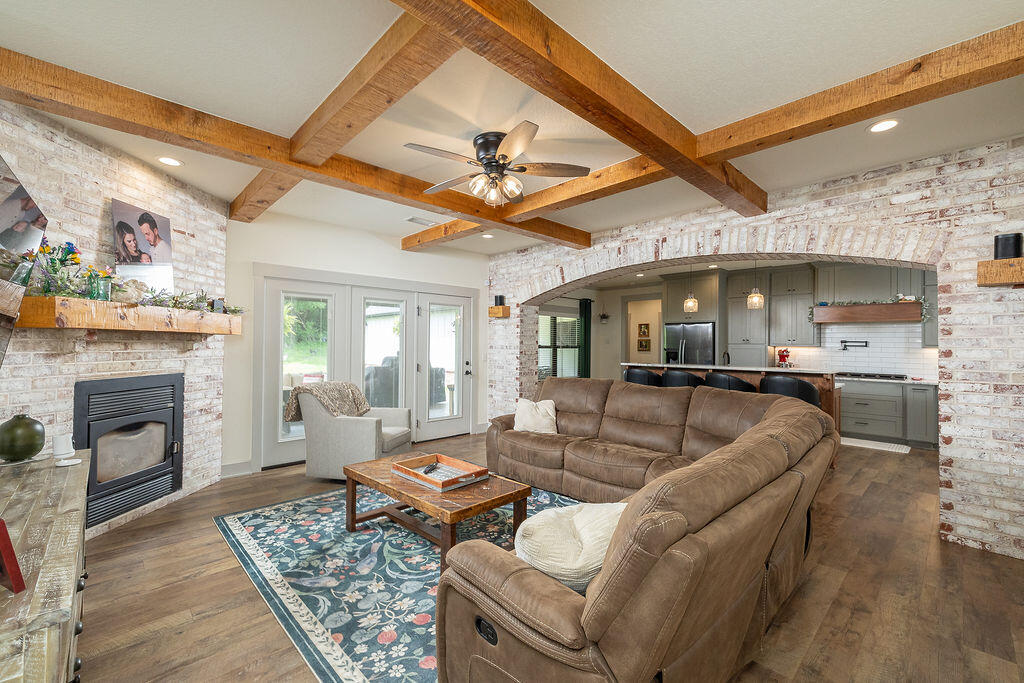 1860 Upper Mill Creek Road Property Photo 8