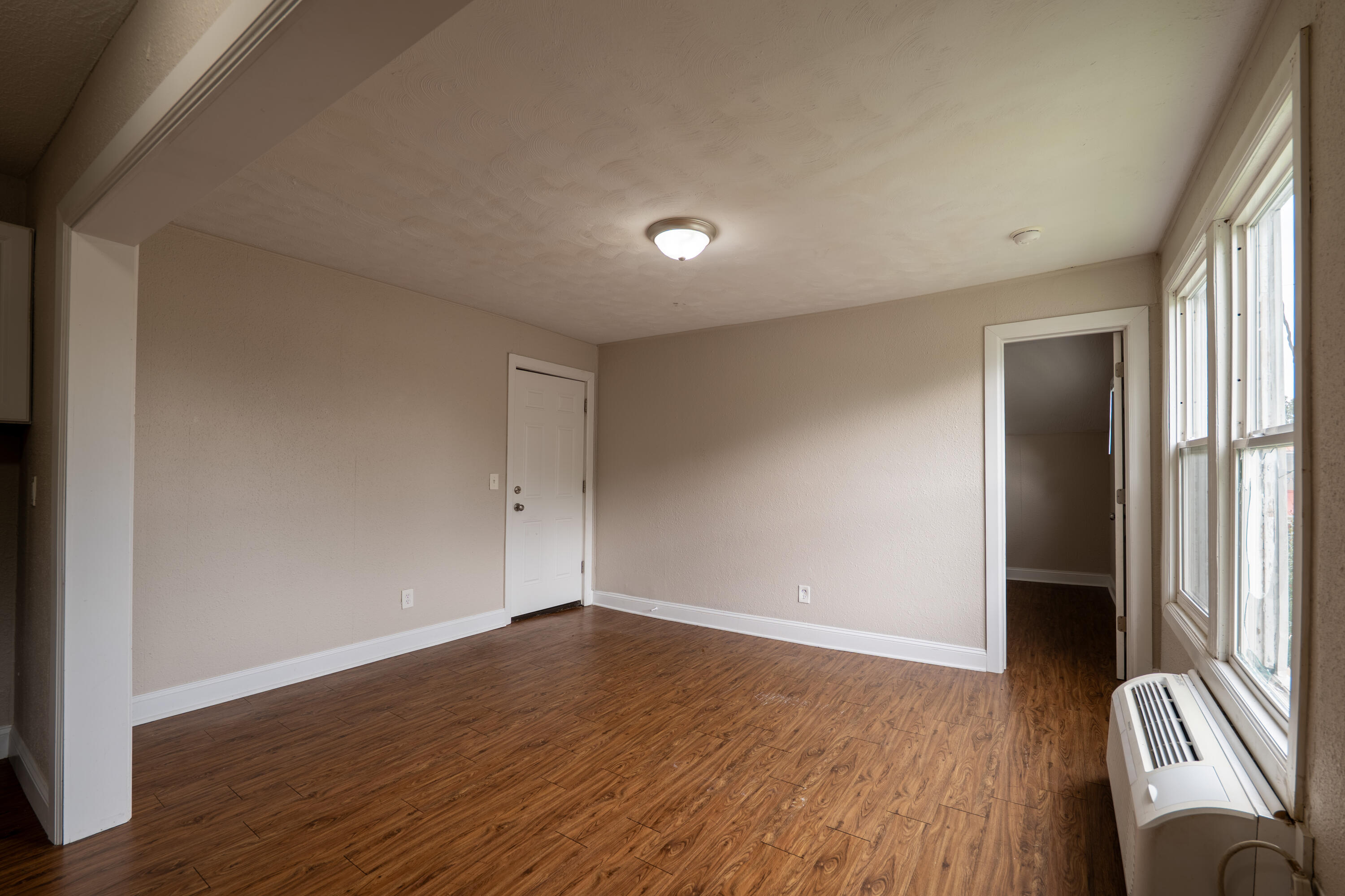 829 West Pershing Street Property Photo 27