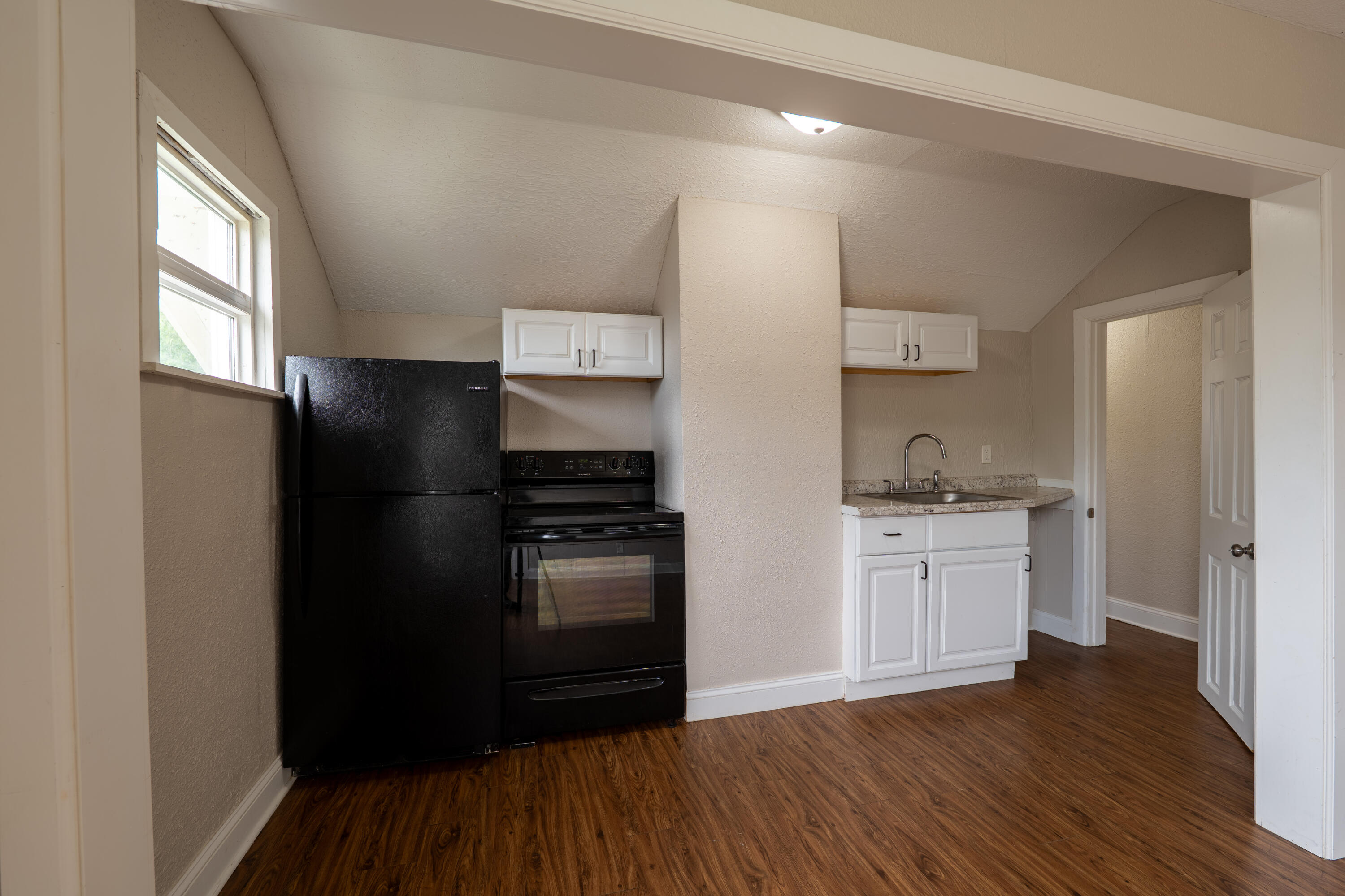 829 West Pershing Street Property Photo 28