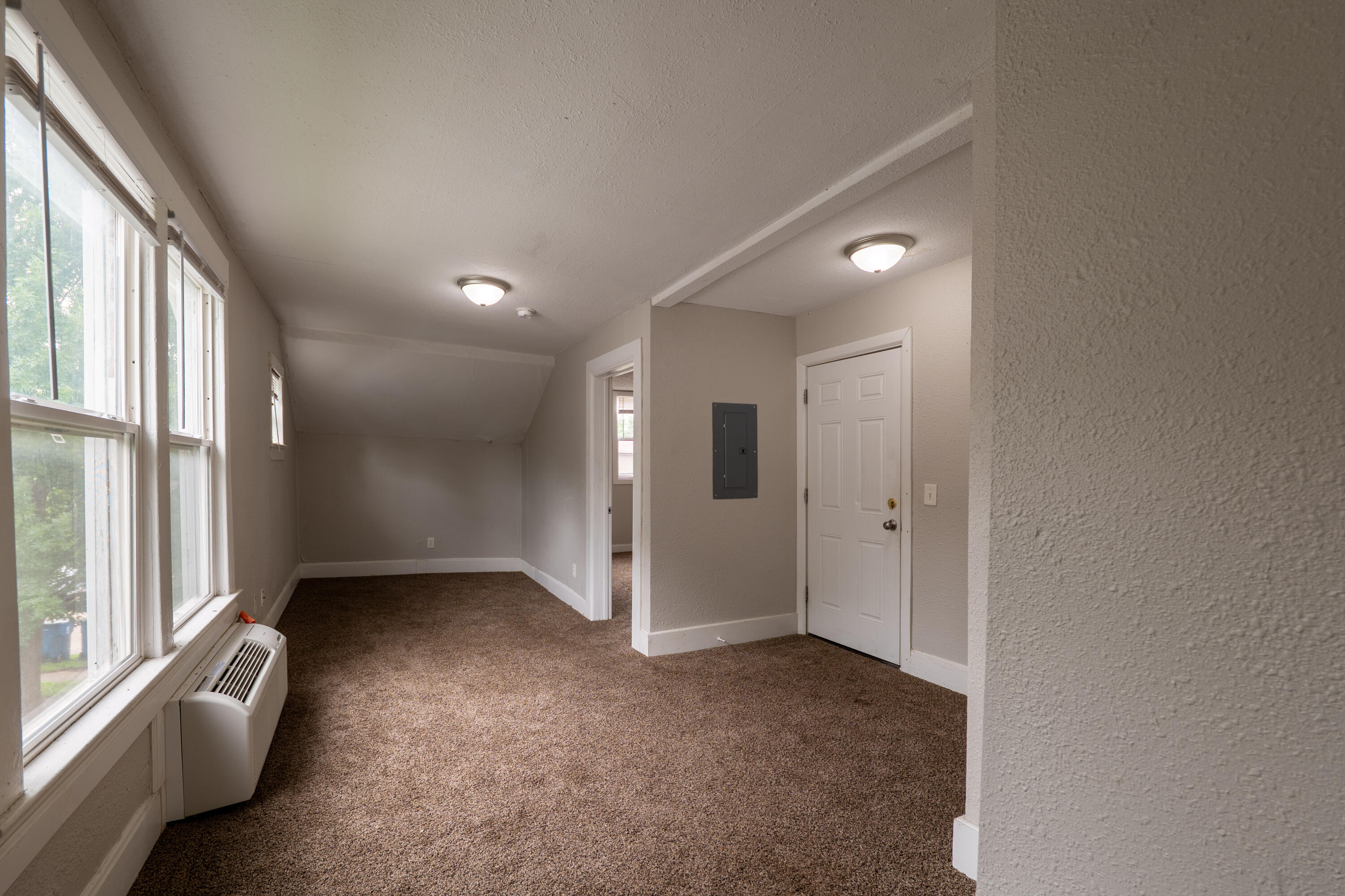 829 West Pershing Street Property Photo 33