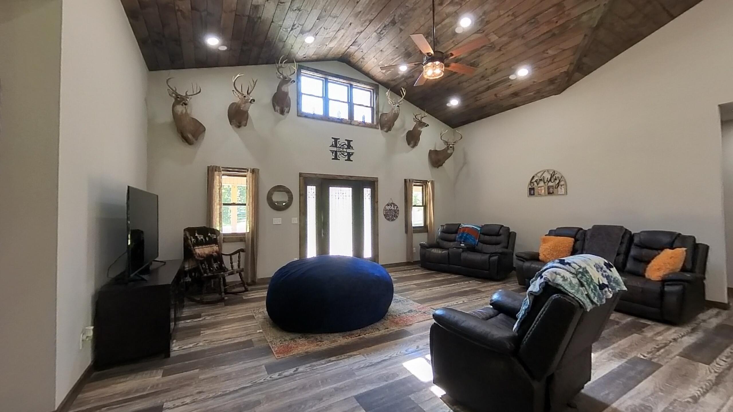 60326767 Property Photo 18