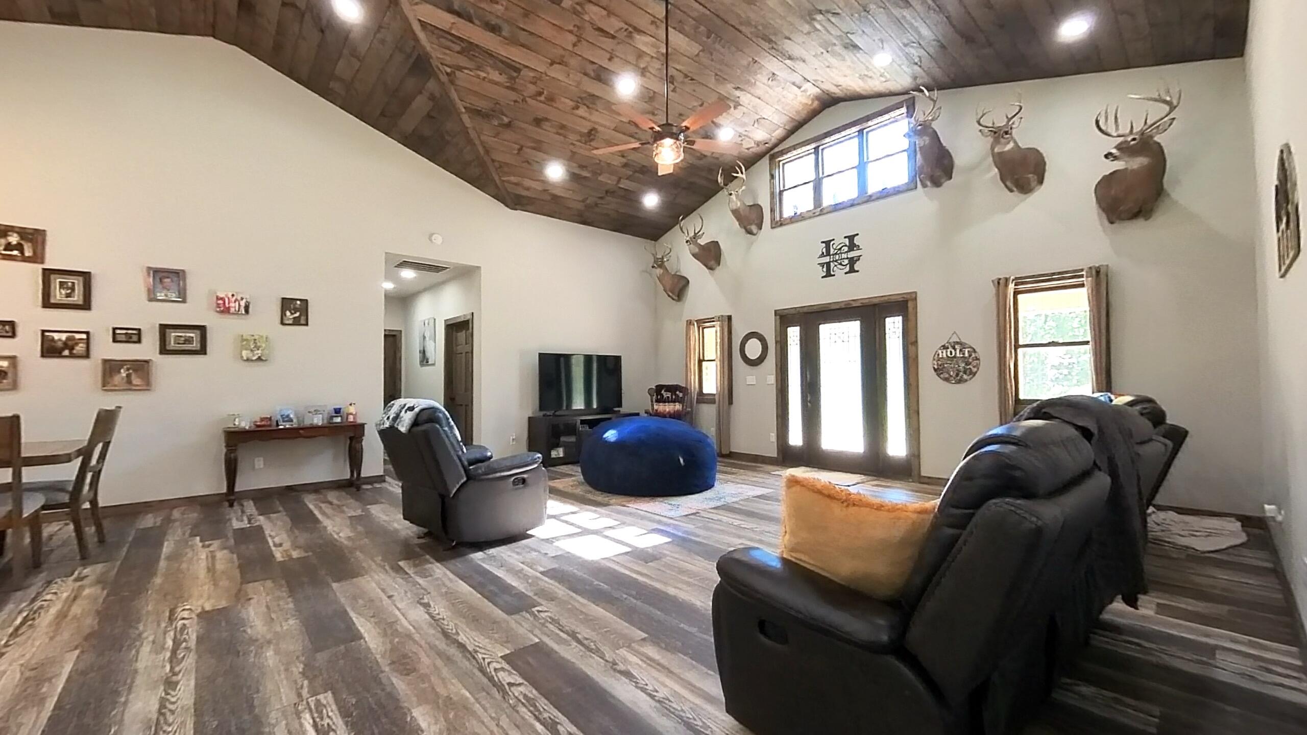 60326767 Property Photo 26