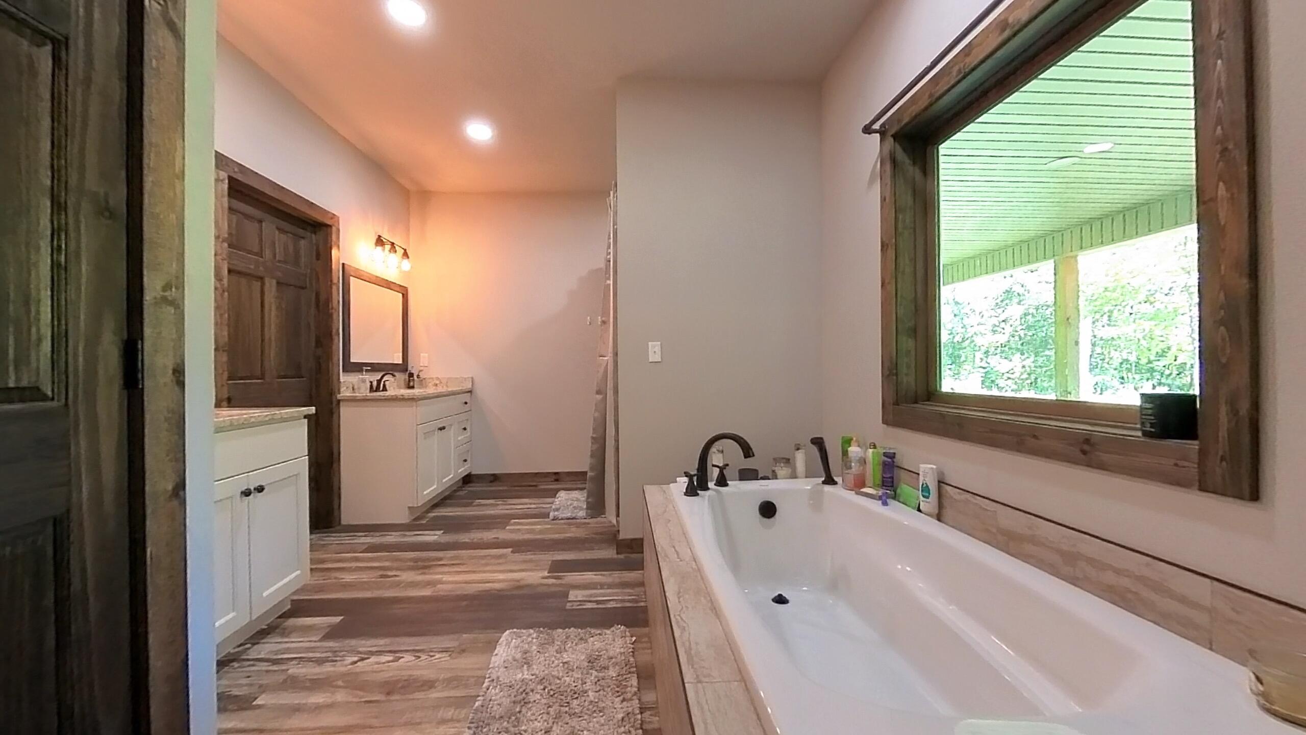 60326767 Property Photo 46