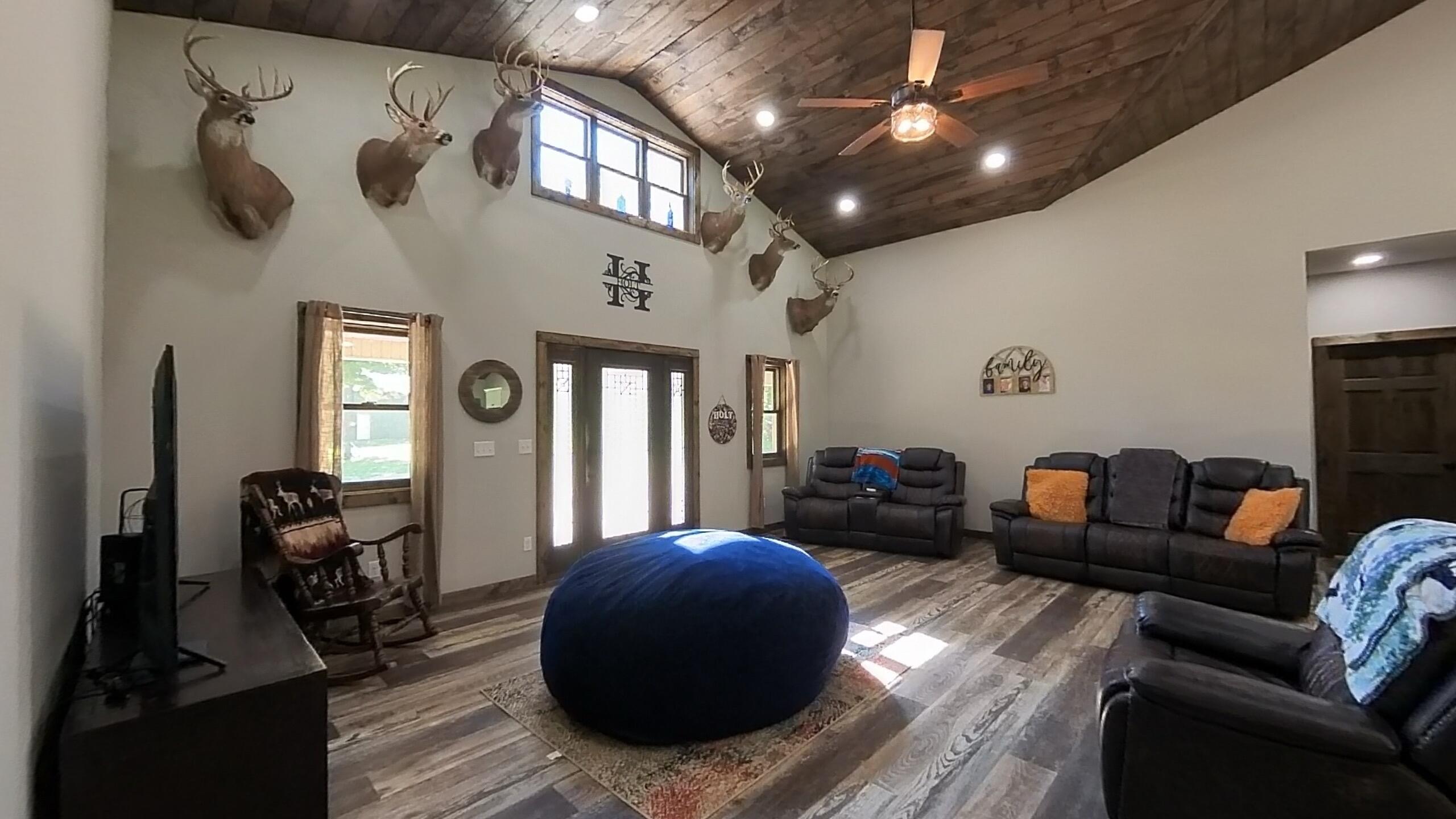 60326767 Property Photo 48