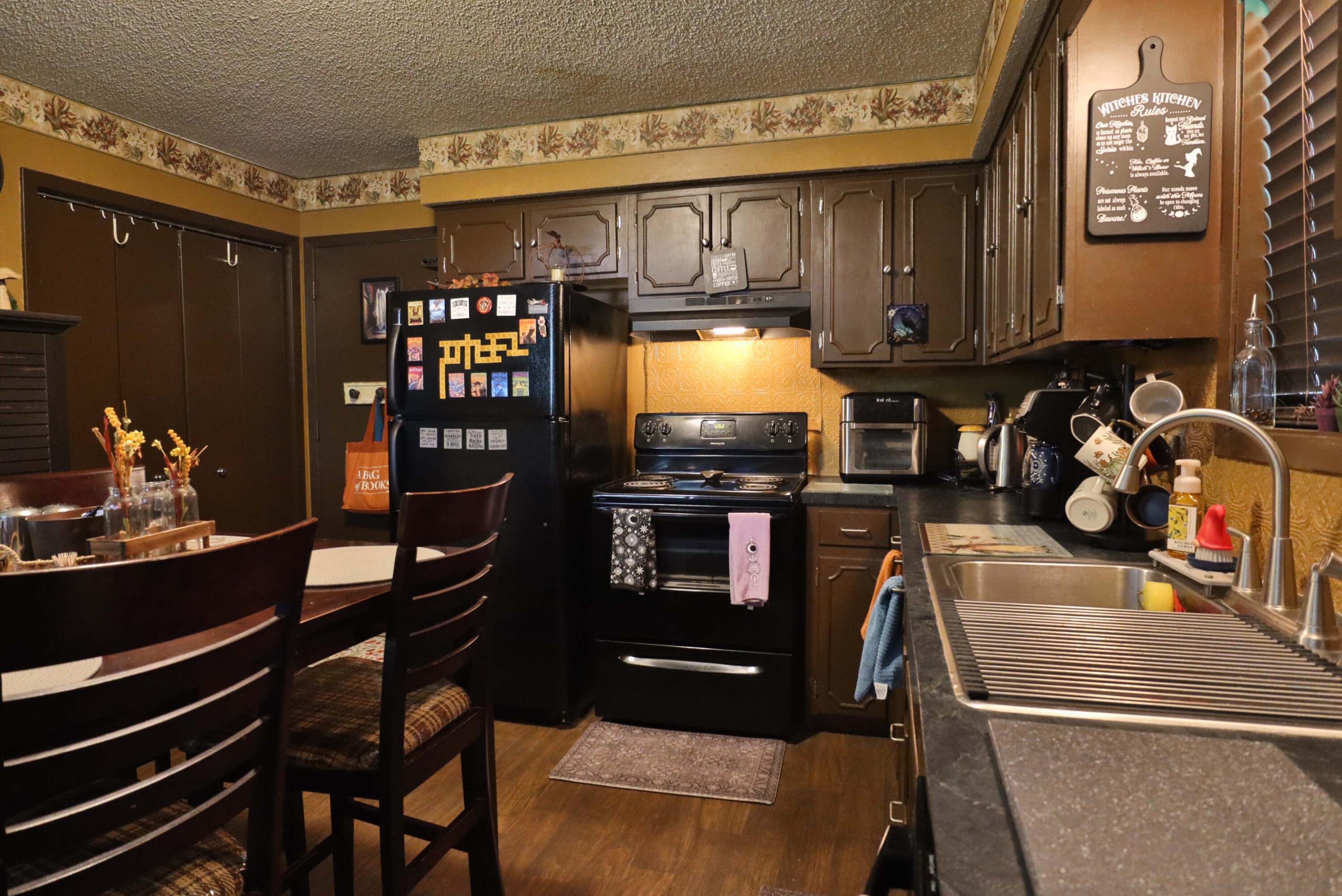220 East Berkeley Street Property Photo 6
