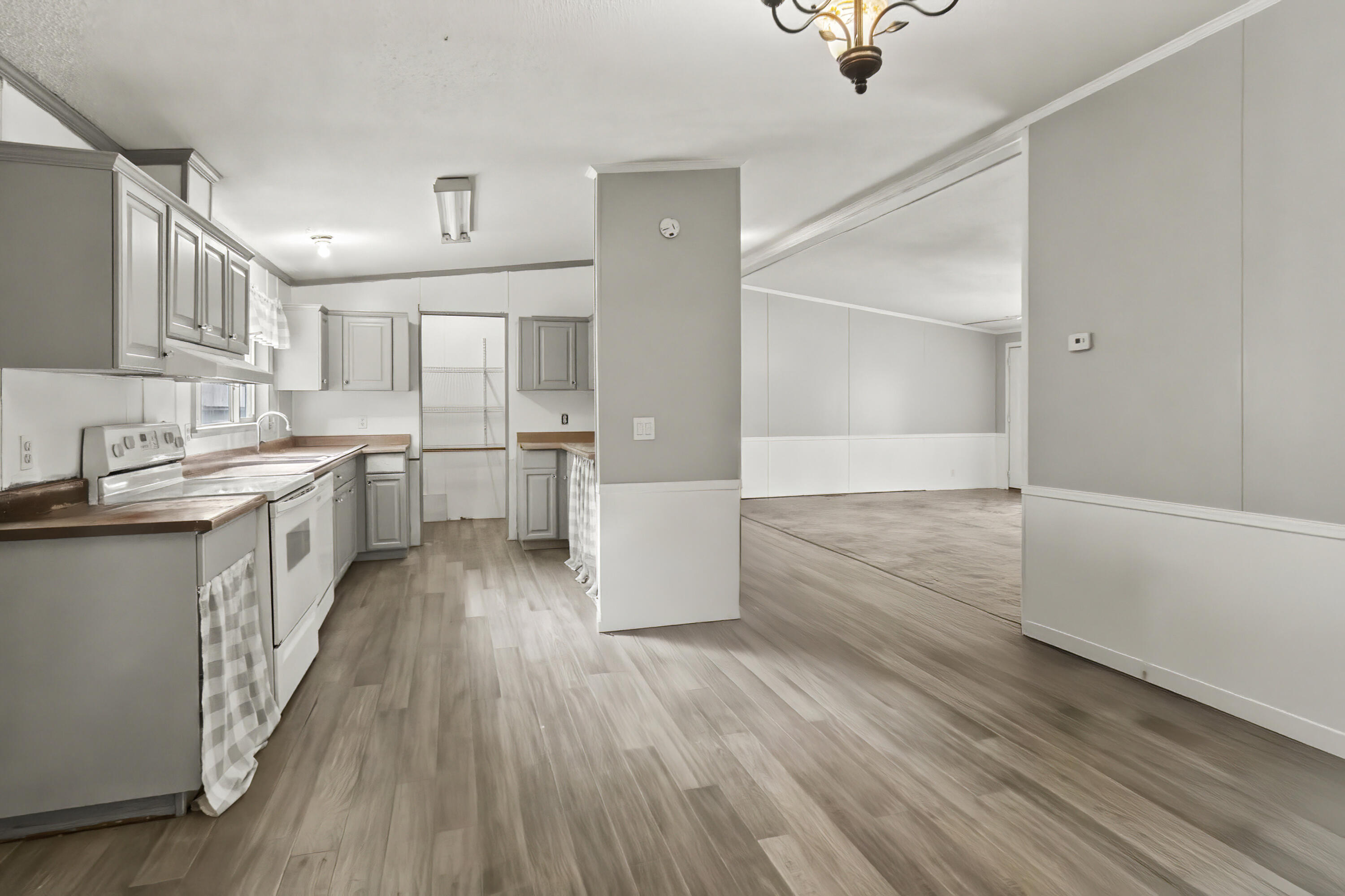 2042 Longview Road Property Photo 12