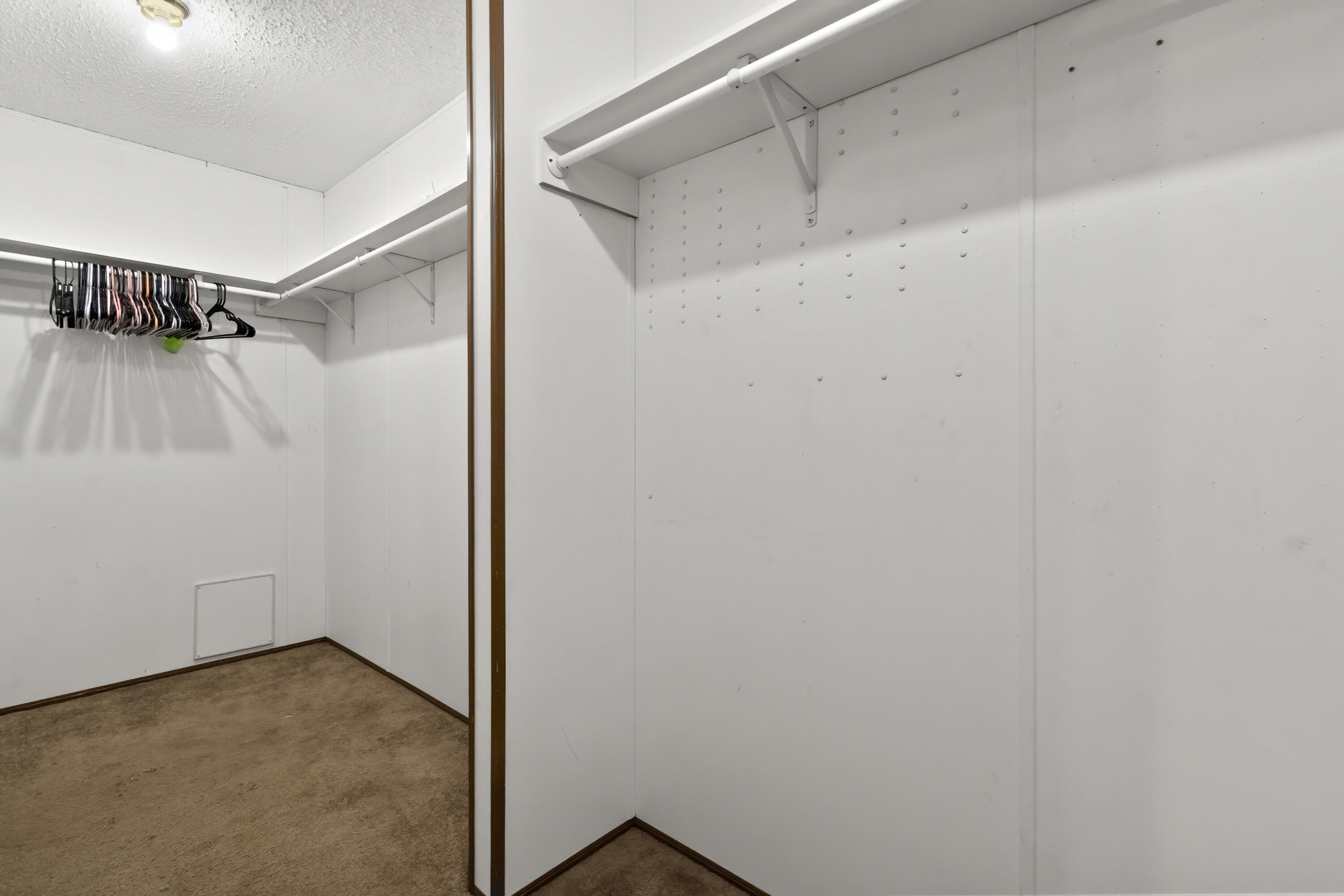2042 Longview Road Property Photo 23