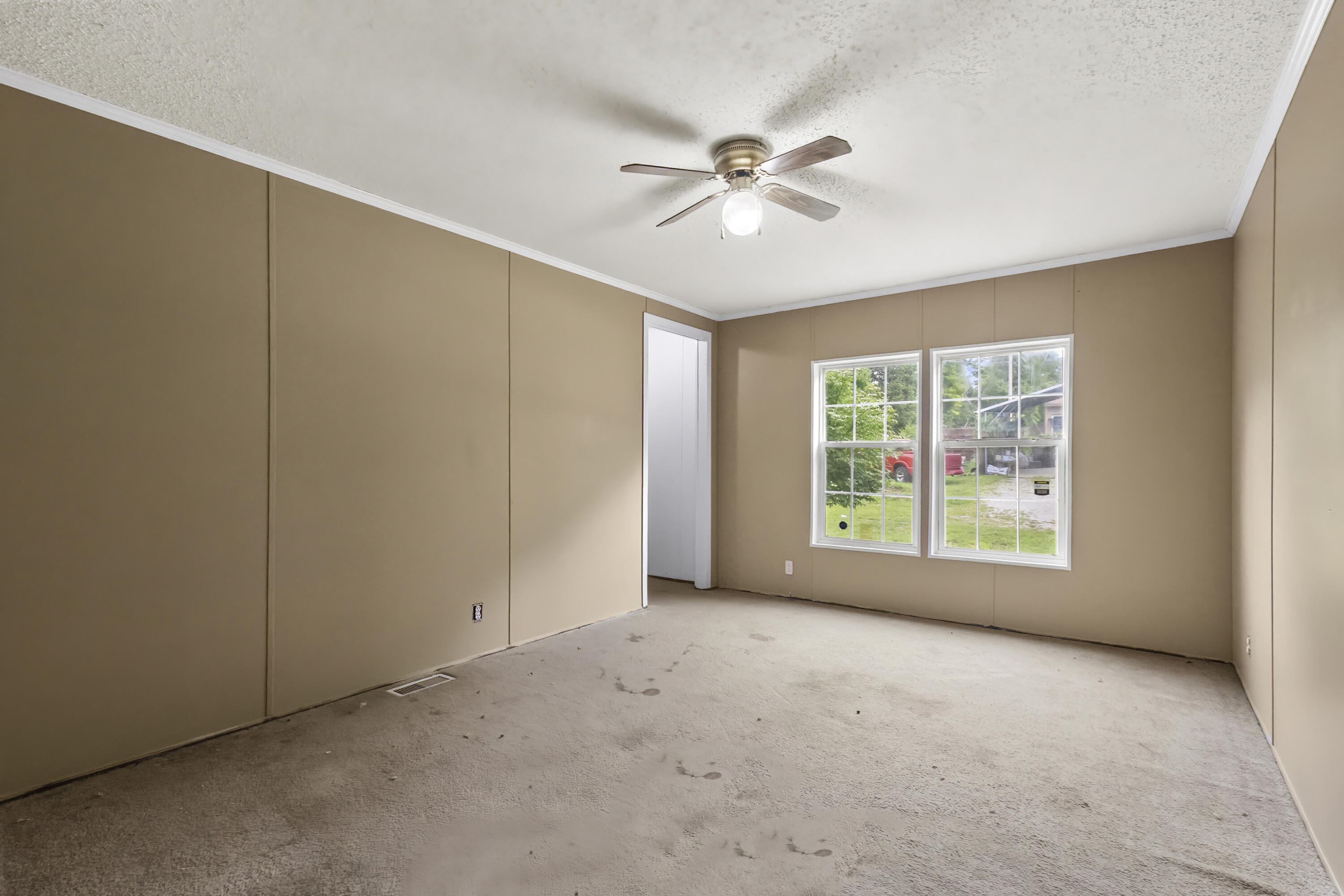 2042 Longview Road Property Photo 24