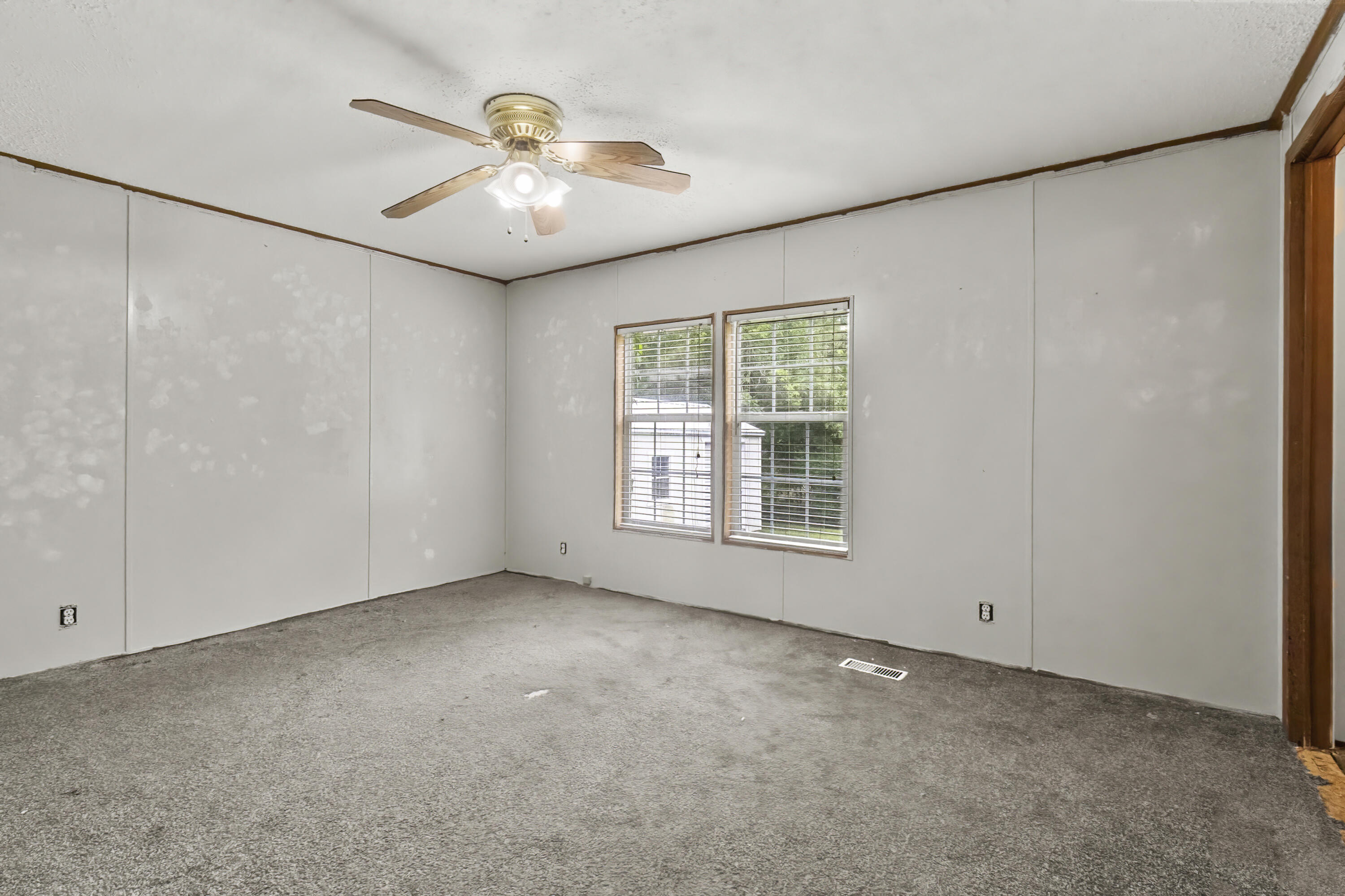 2042 Longview Road Property Photo 28