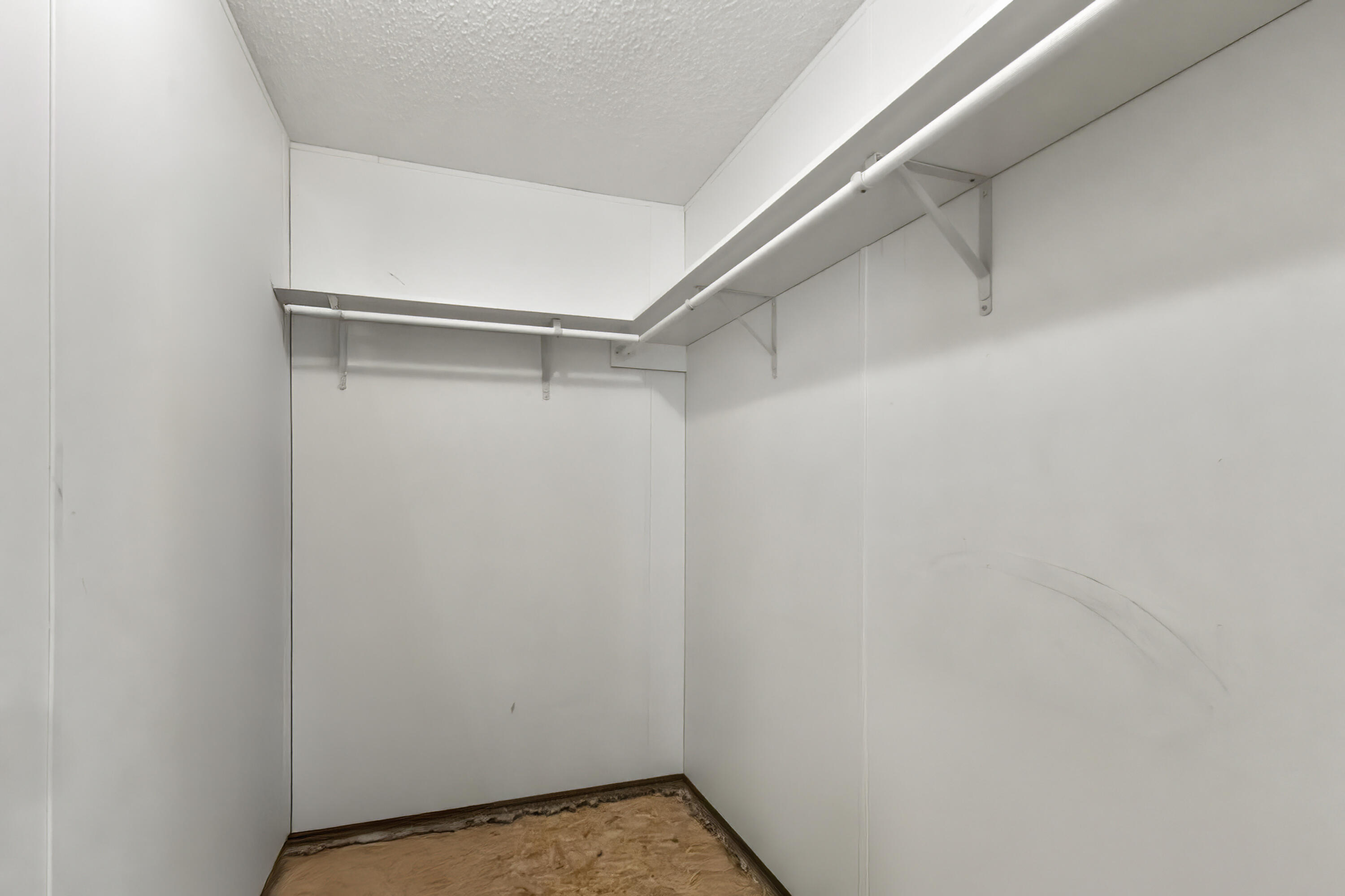 2042 Longview Road Property Photo 30