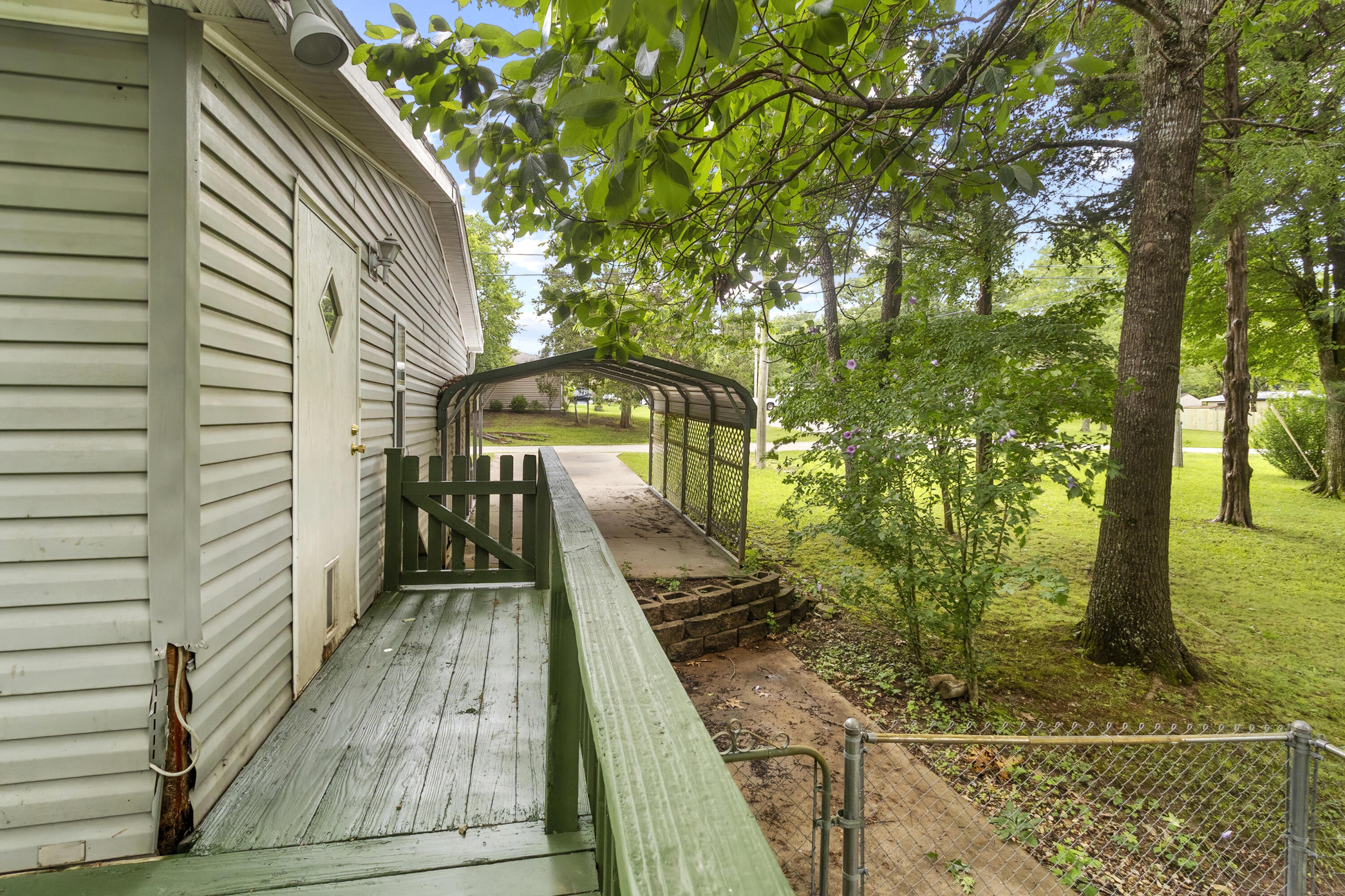 2042 Longview Road Property Photo 34