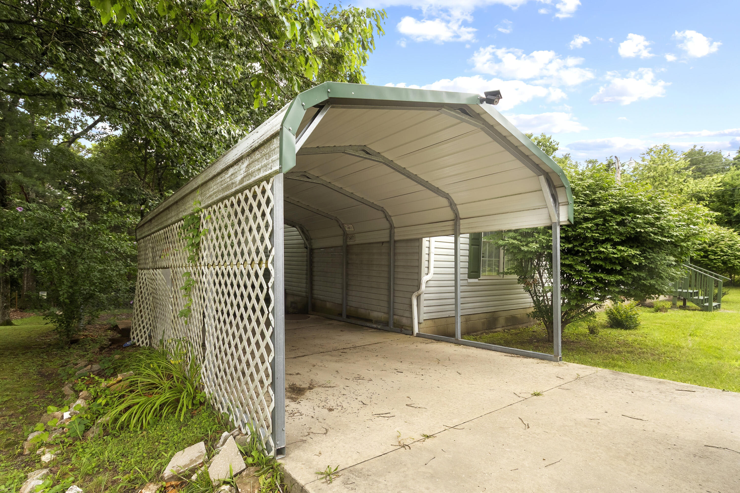 2042 Longview Road Property Photo 36