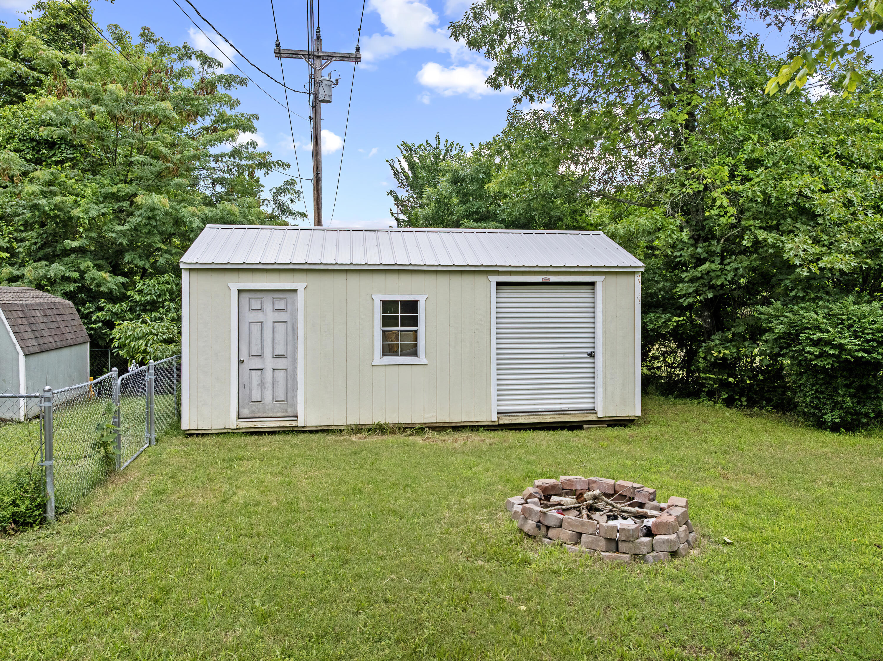 2042 Longview Road Property Photo 39