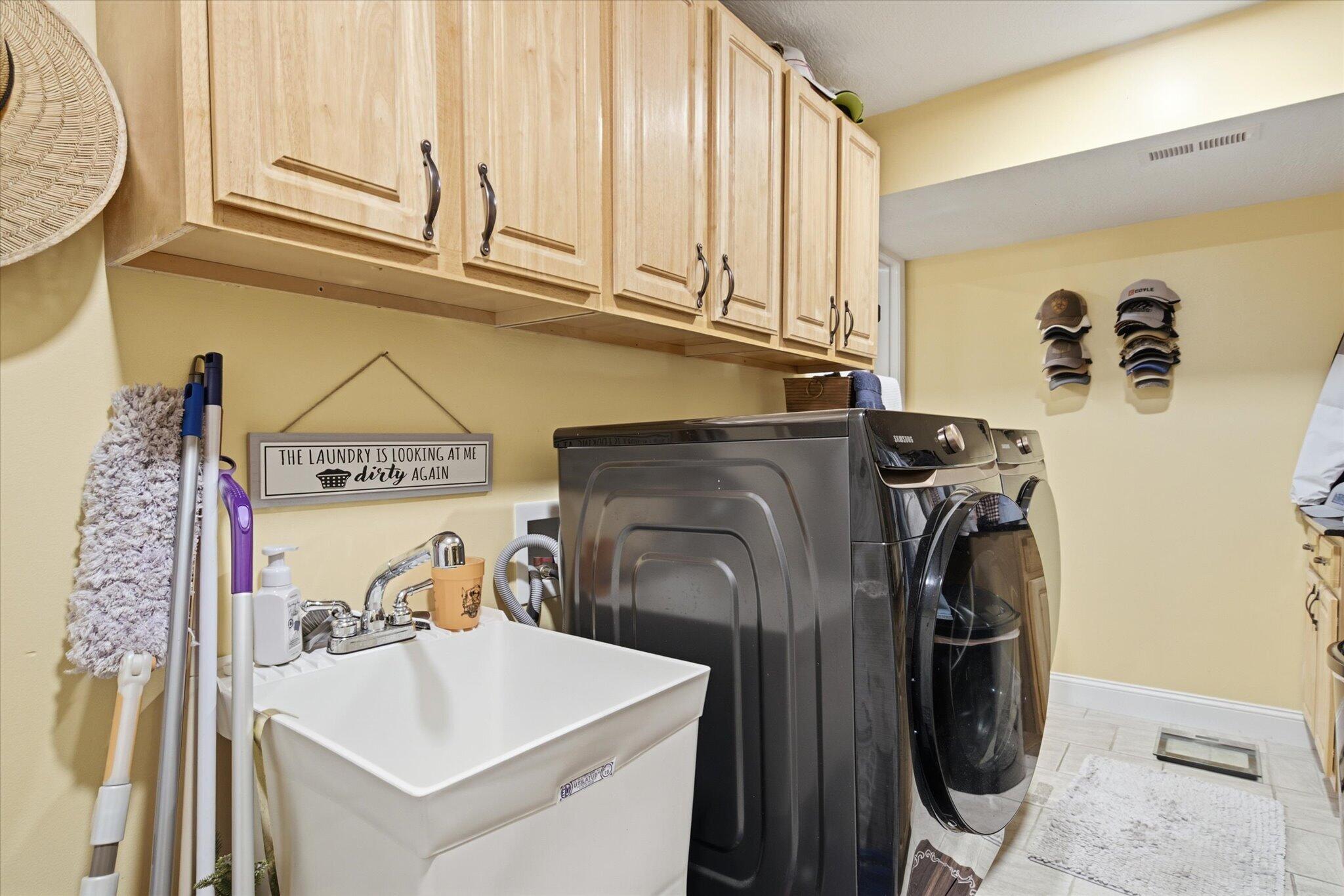 103 Della St Street Property Photo 21