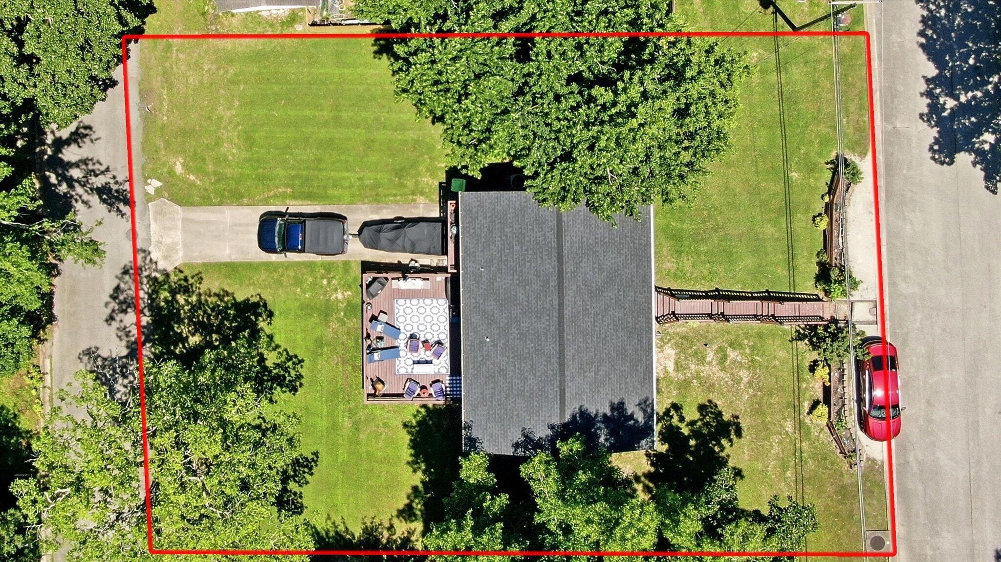 103 Della St Street Property Photo 33