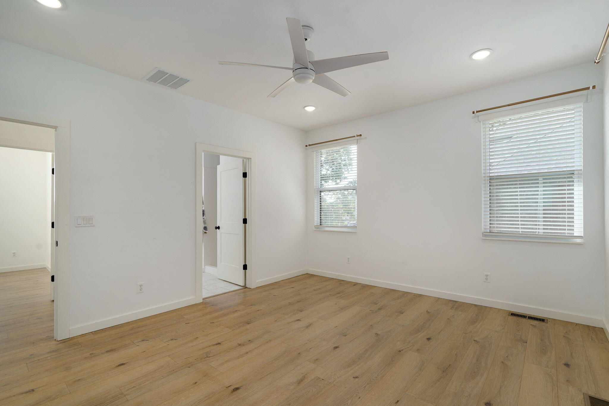 2619 East Old Ivy Street Property Photo 16