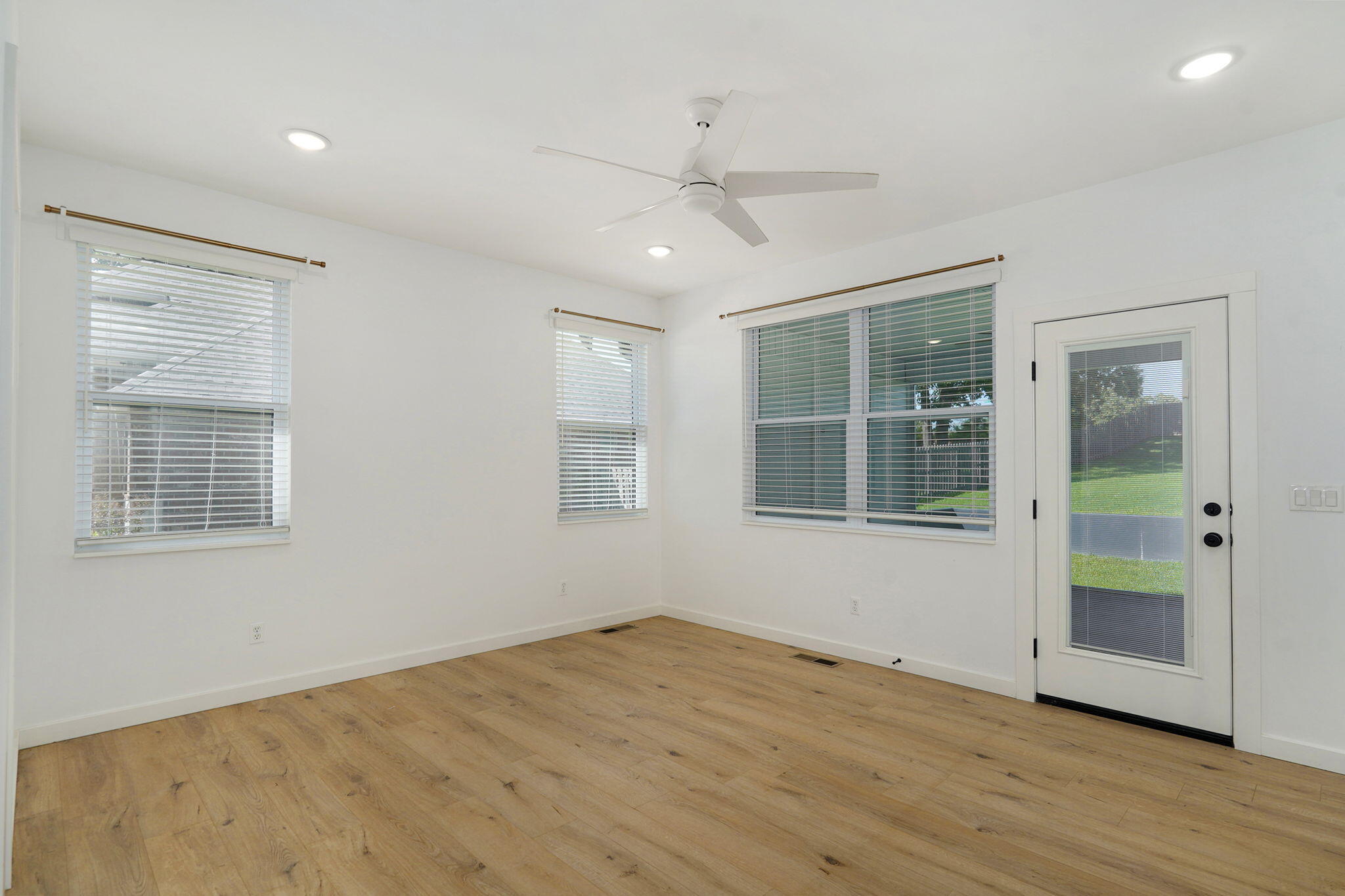 2619 East Old Ivy Street Property Photo 18