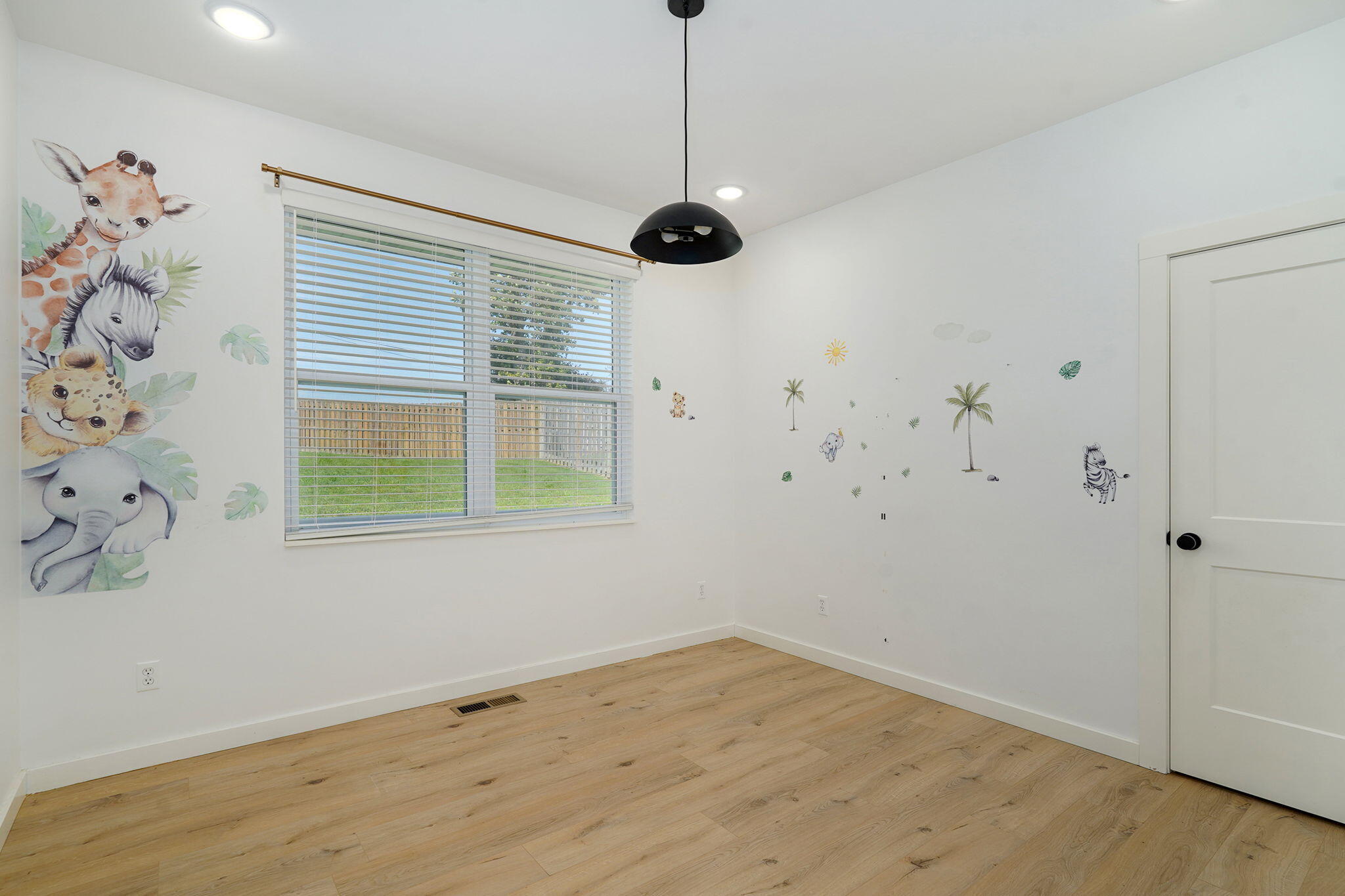 2619 East Old Ivy Street Property Photo 25