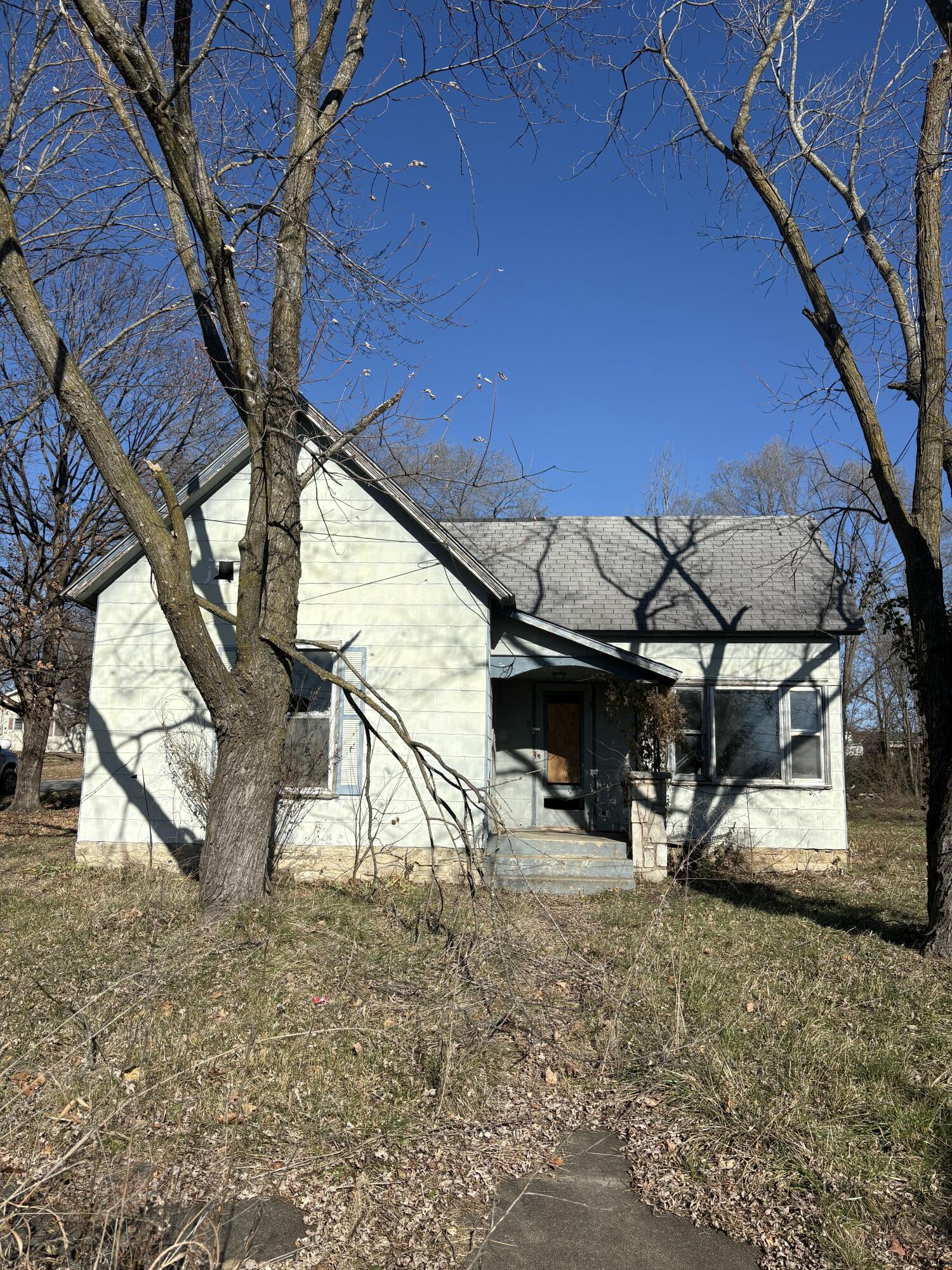 501 East Main Street Property Photo 1