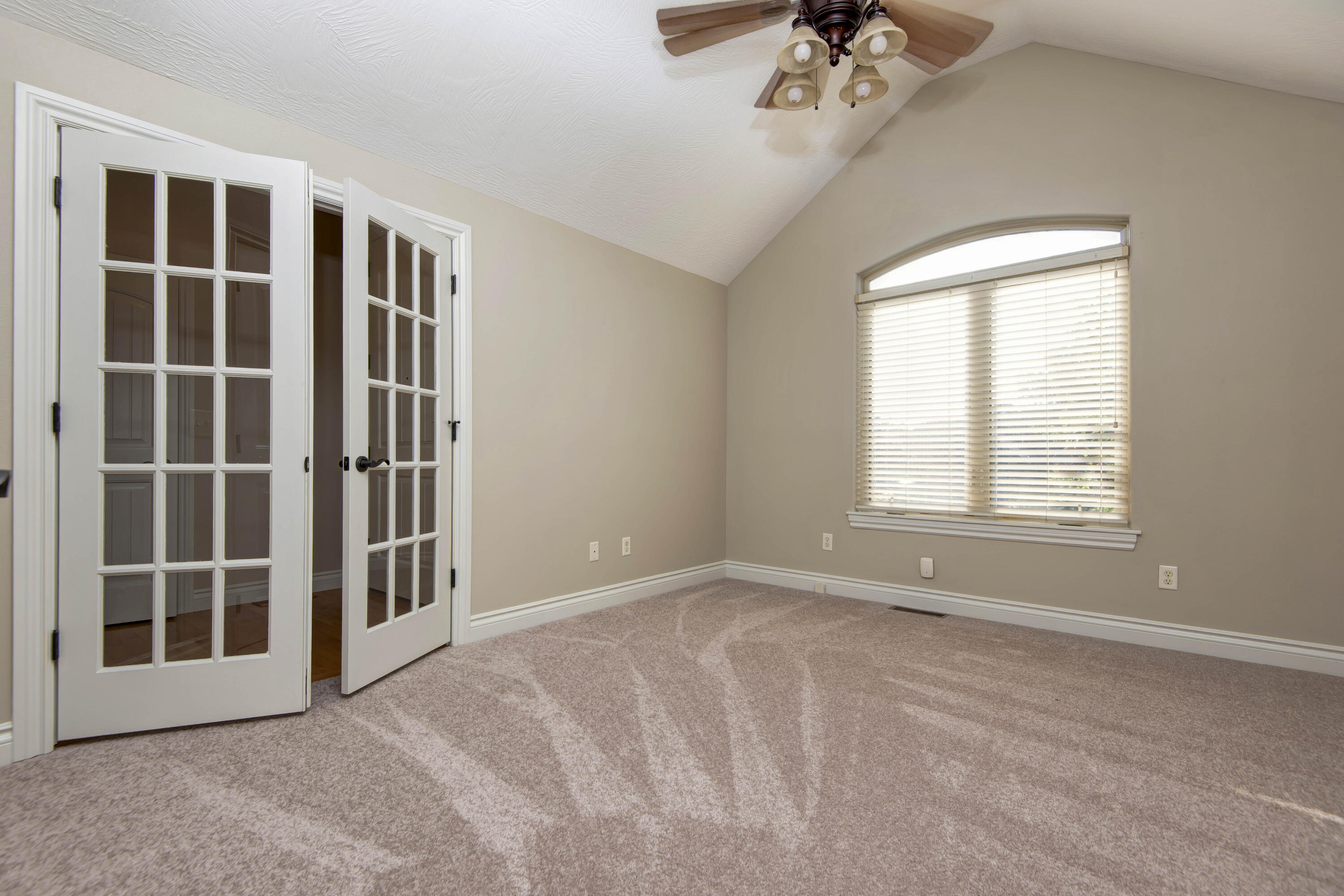 625 North Rockingham Avenue Property Photo 2