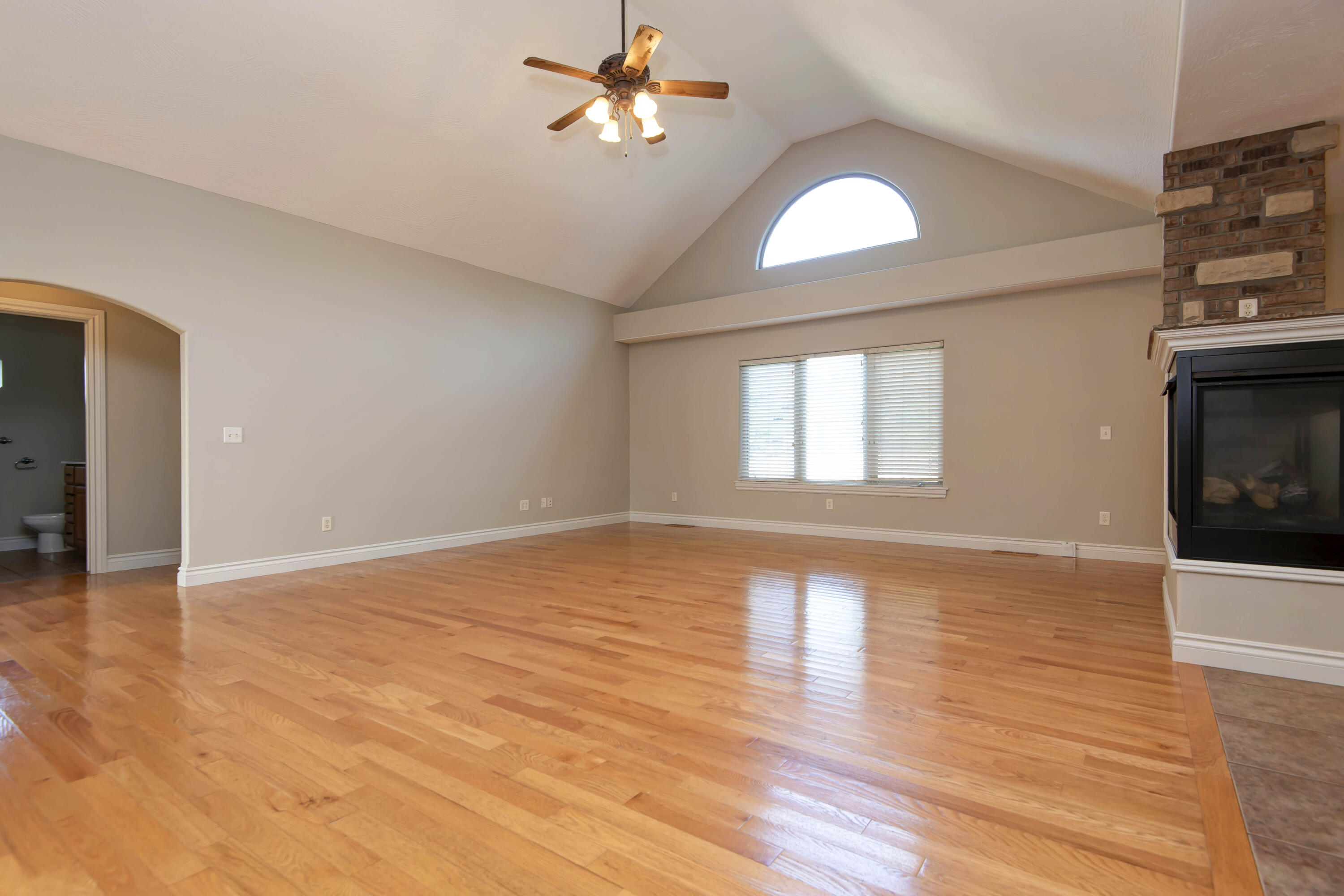 625 North Rockingham Avenue Property Photo 5
