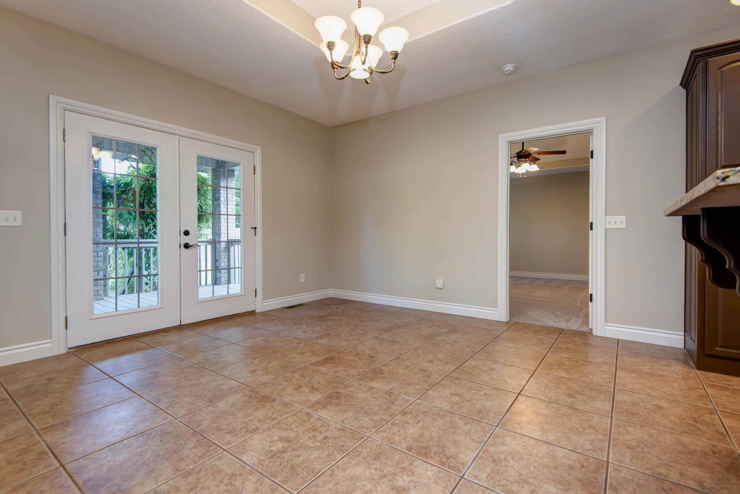 625 North Rockingham Avenue Property Photo 7