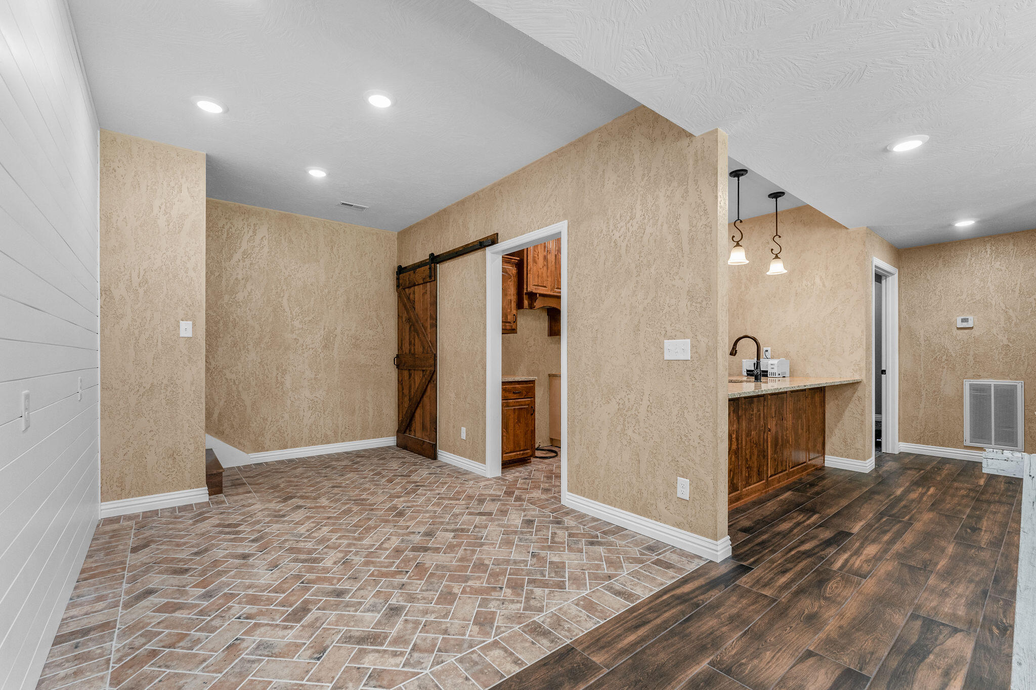 1440 State Highway Ab Property Photo 32