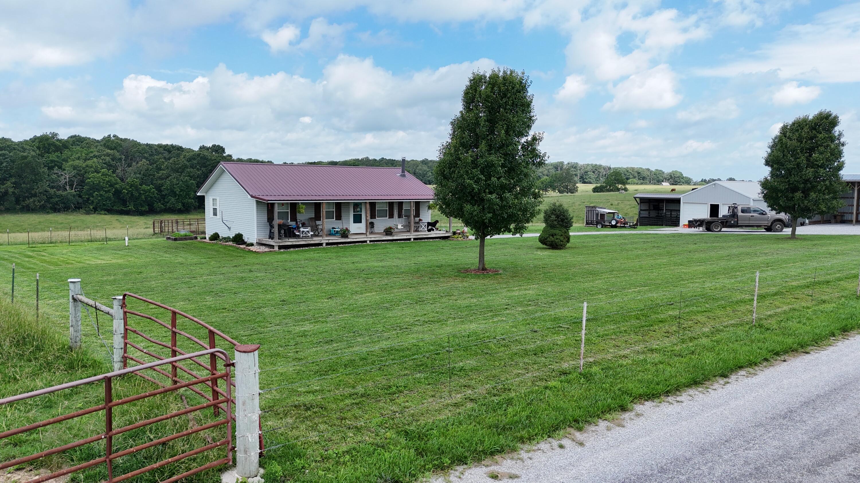 2395 Farm Road 1170 Property Photo 1