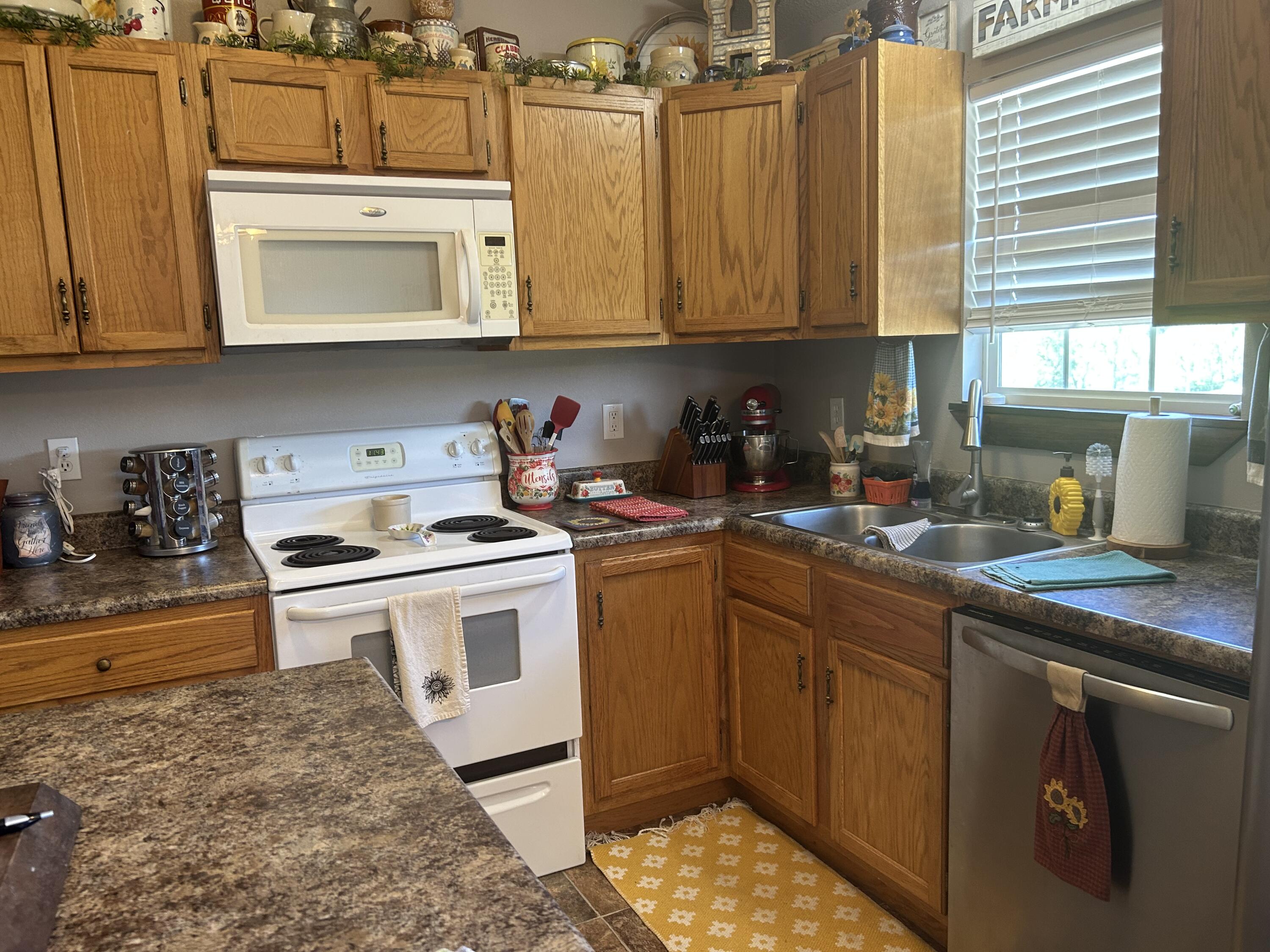 2395 Farm Road 1170 Property Photo 27