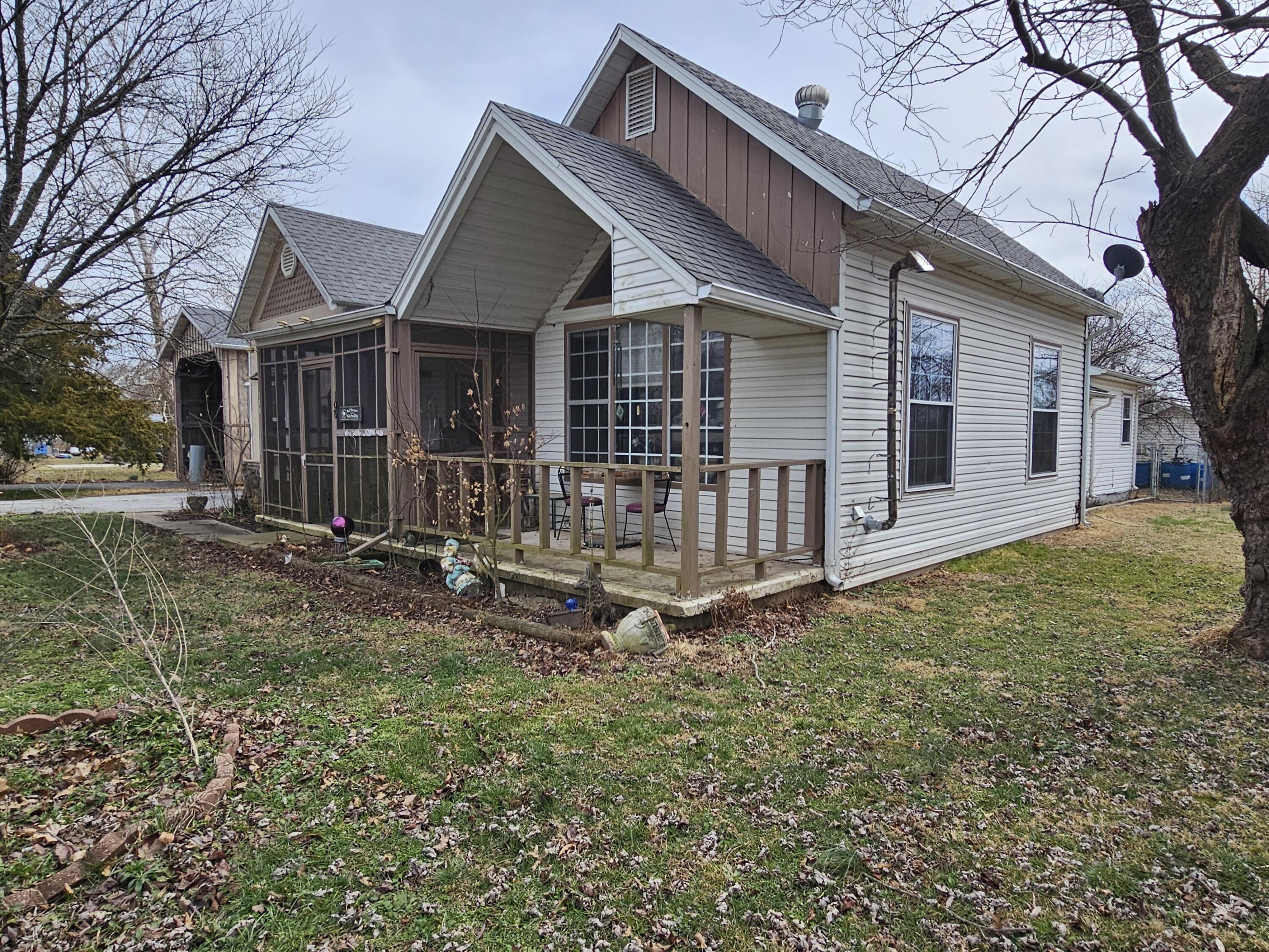 108 East Montgomery Street Property Photo 4