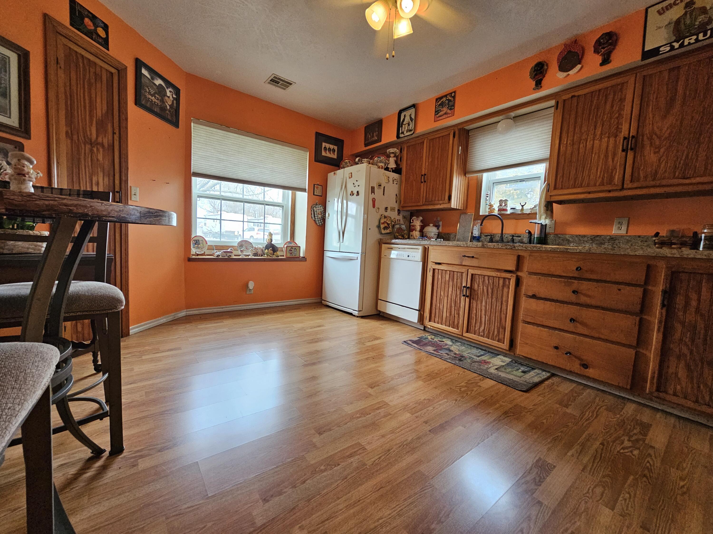108 East Montgomery Street Property Photo 8
