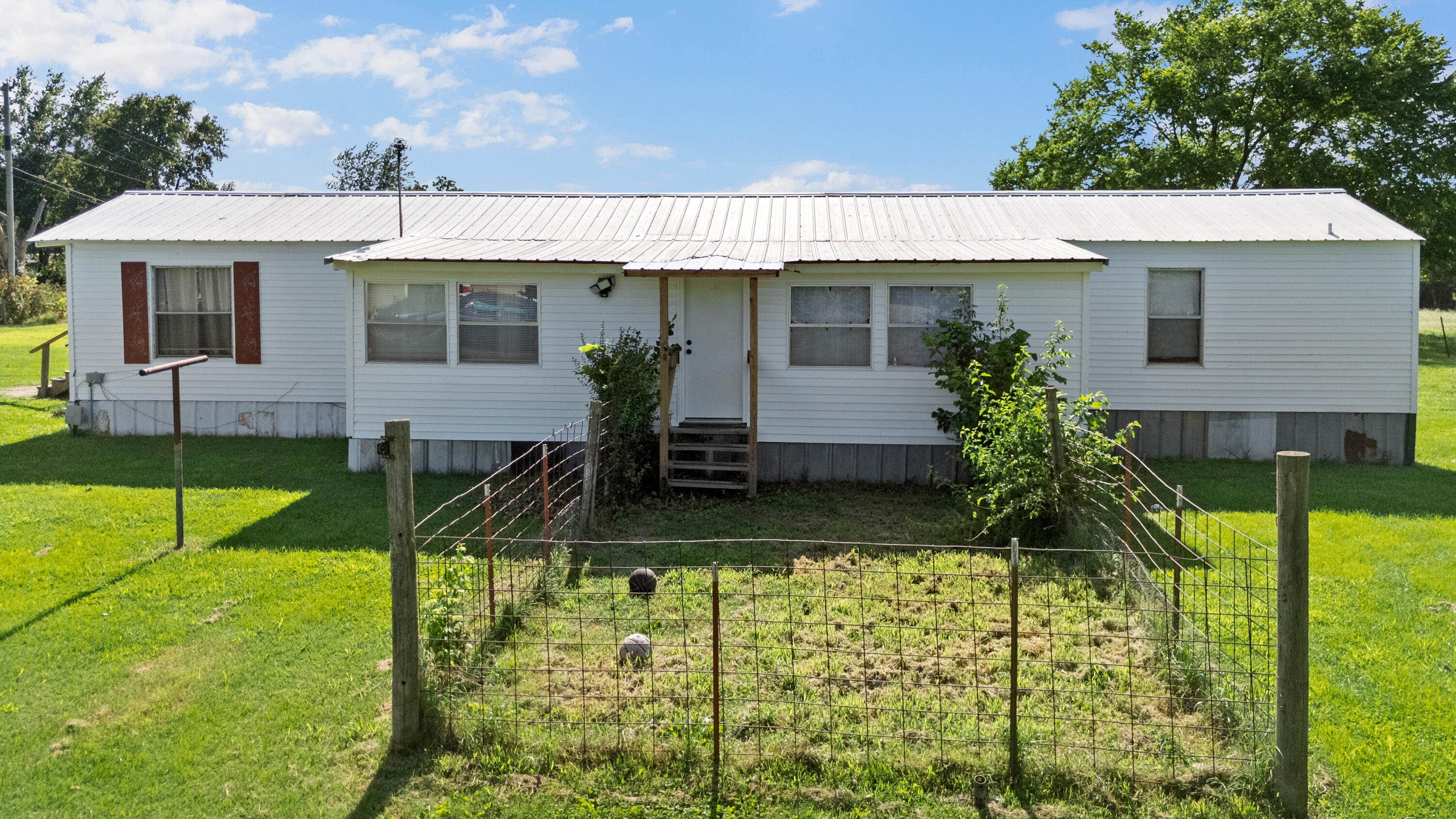 105 Snooks Road Property Photo 2