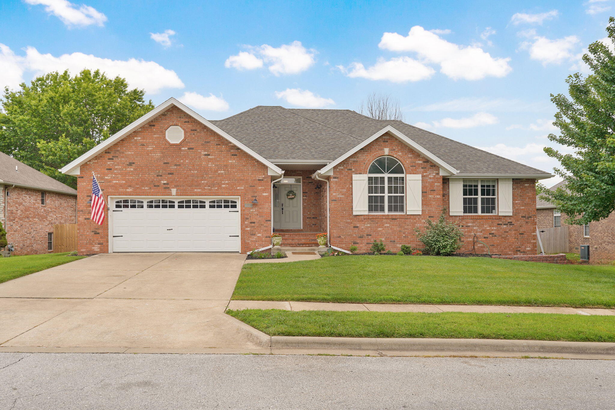 830 East Rachael Drive Property Photo 3