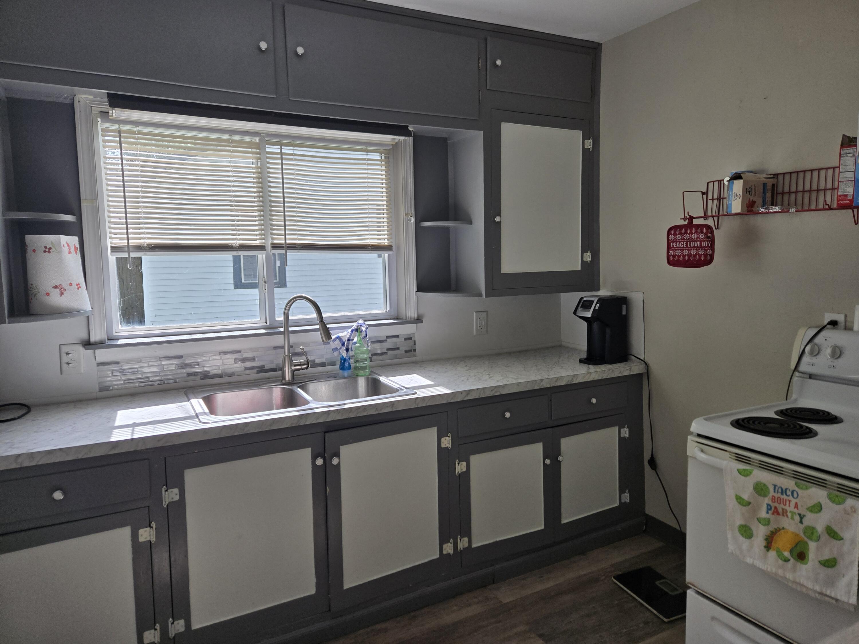 830 South Park Avenue Property Photo 8